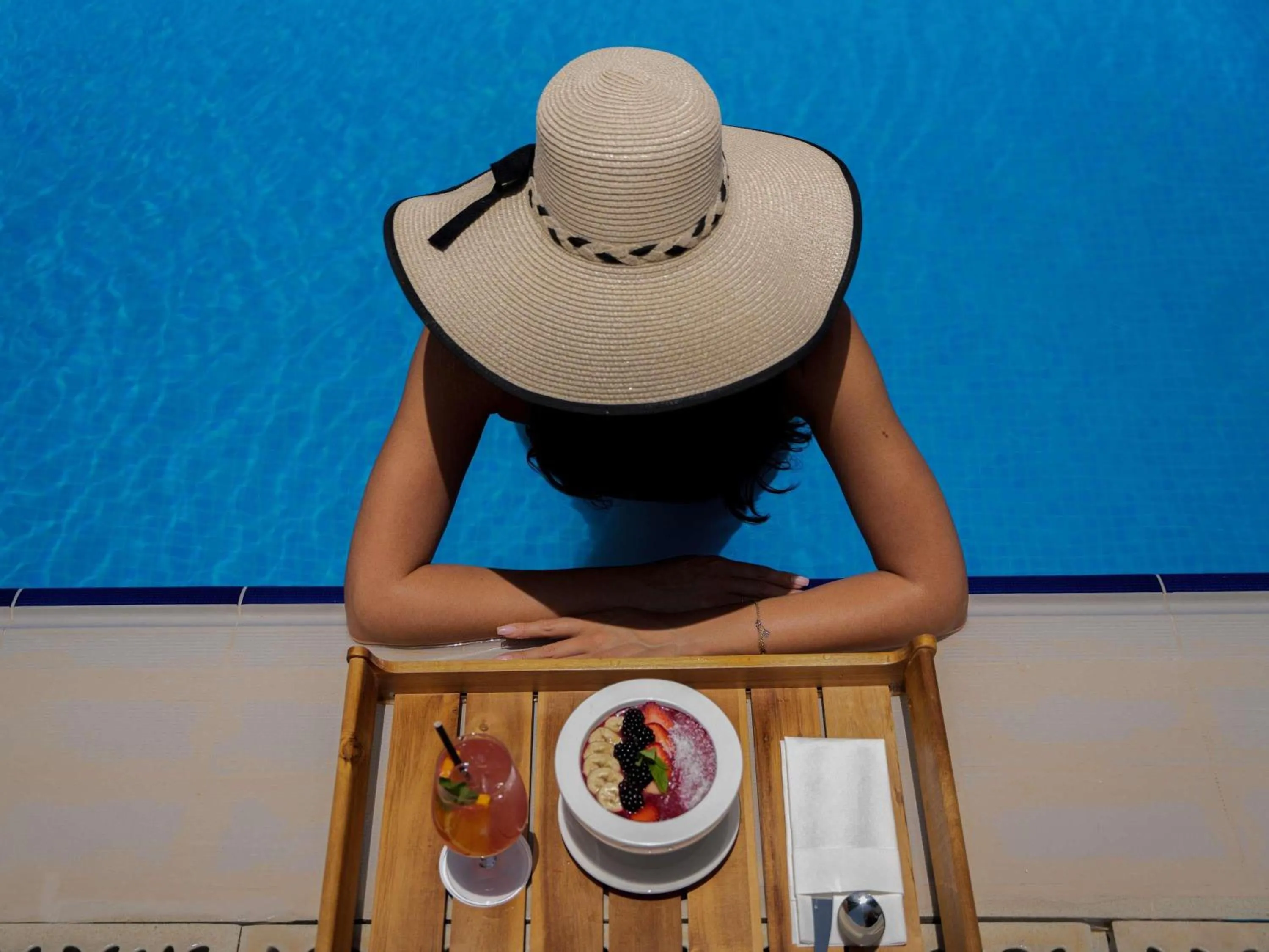 Restaurant/places to eat in Pullman Doha West Bay