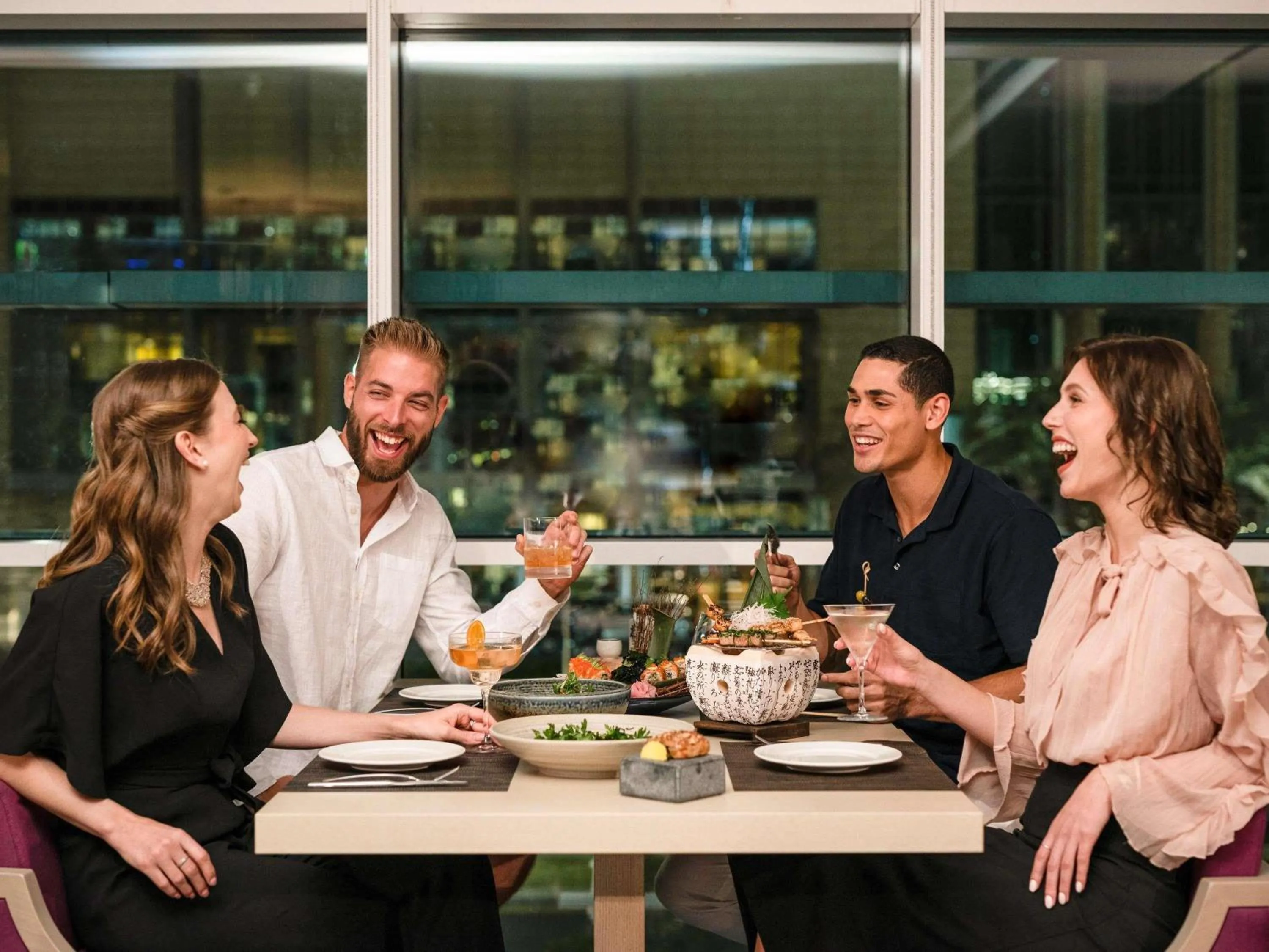 Restaurant/places to eat in Pullman Doha West Bay