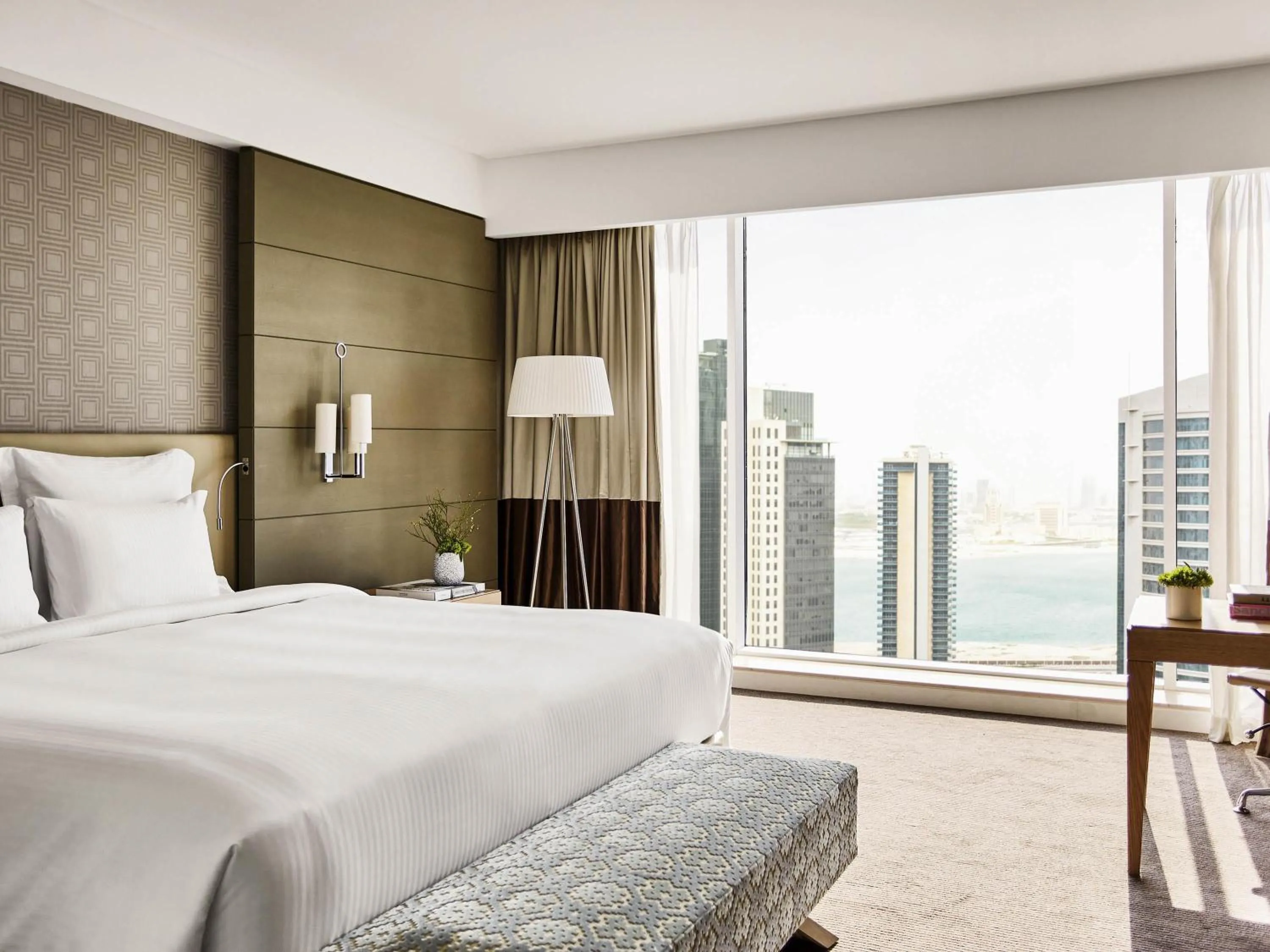 Bedroom, Bed in Pullman Doha West Bay