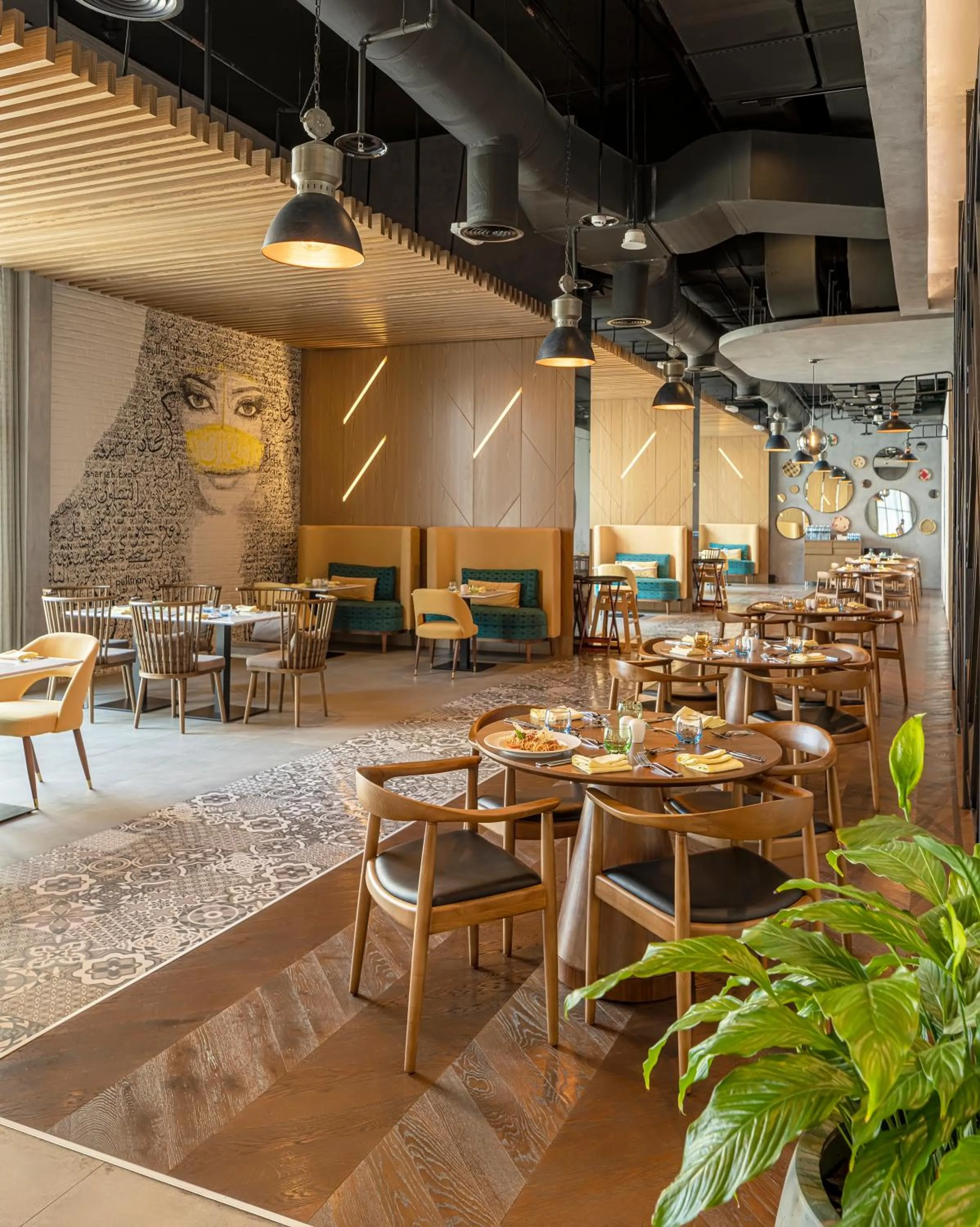 Restaurant/places to eat in Pullman Sharjah