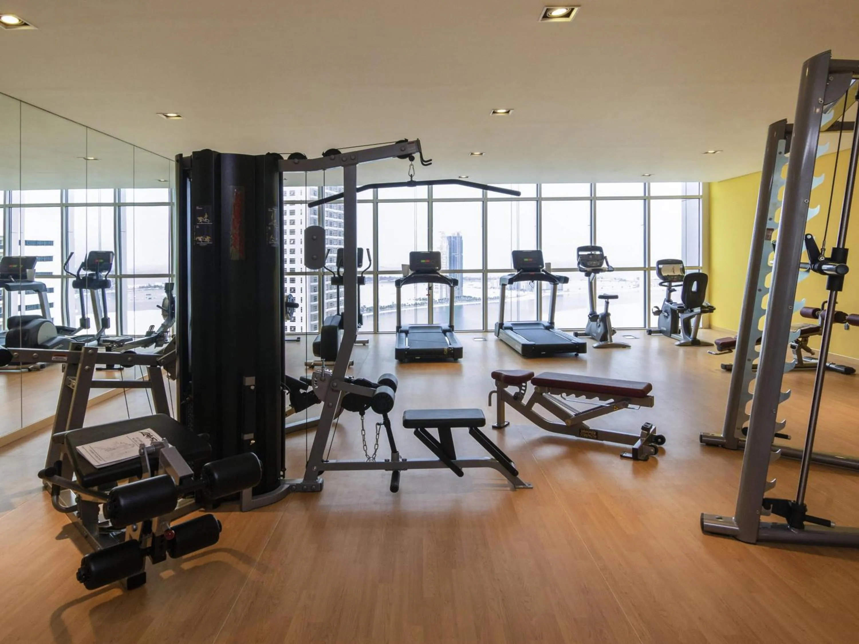 Fitness centre/facilities in Pullman Sharjah