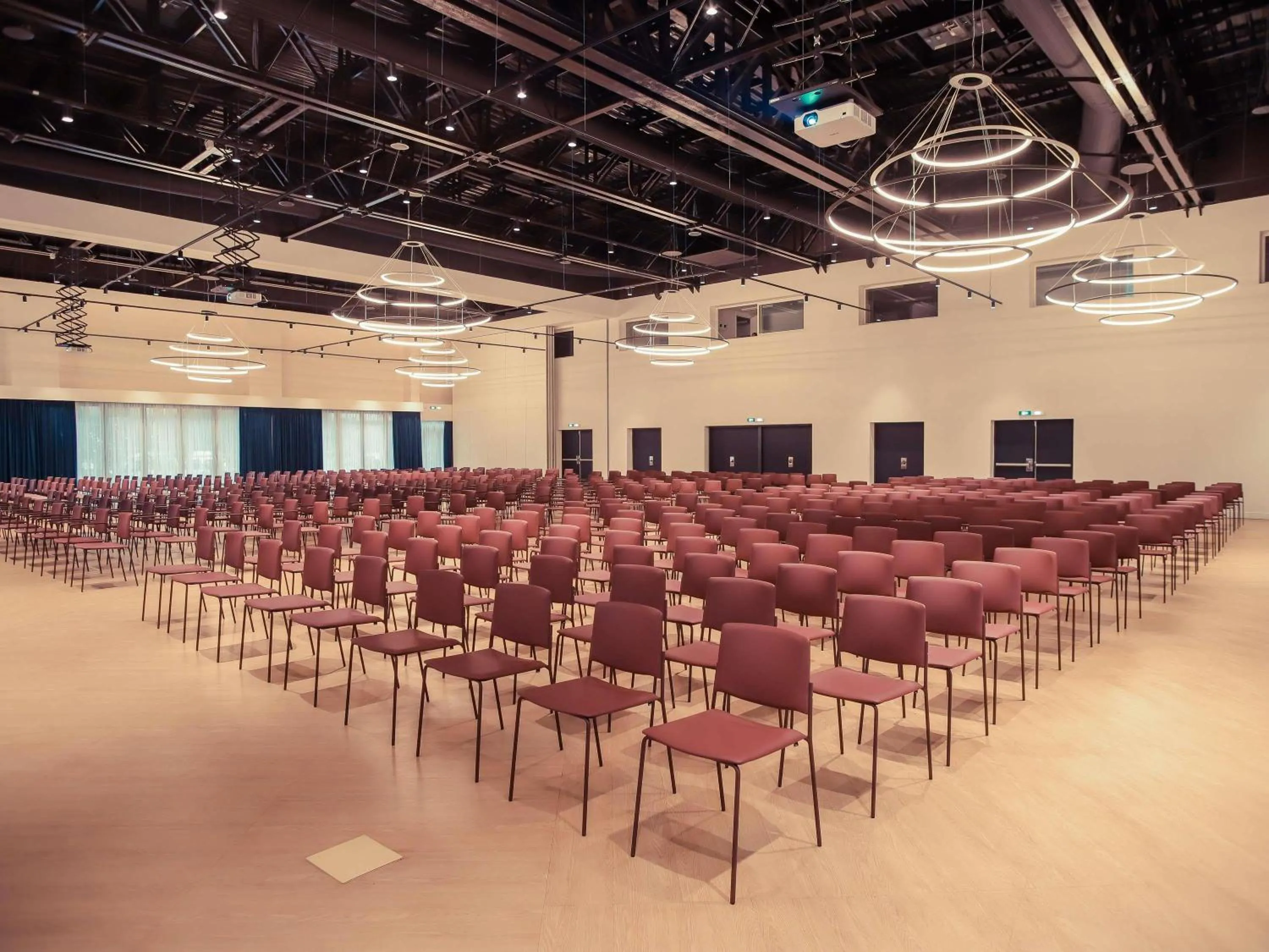 Meeting/conference room in Novotel Convention And Spa