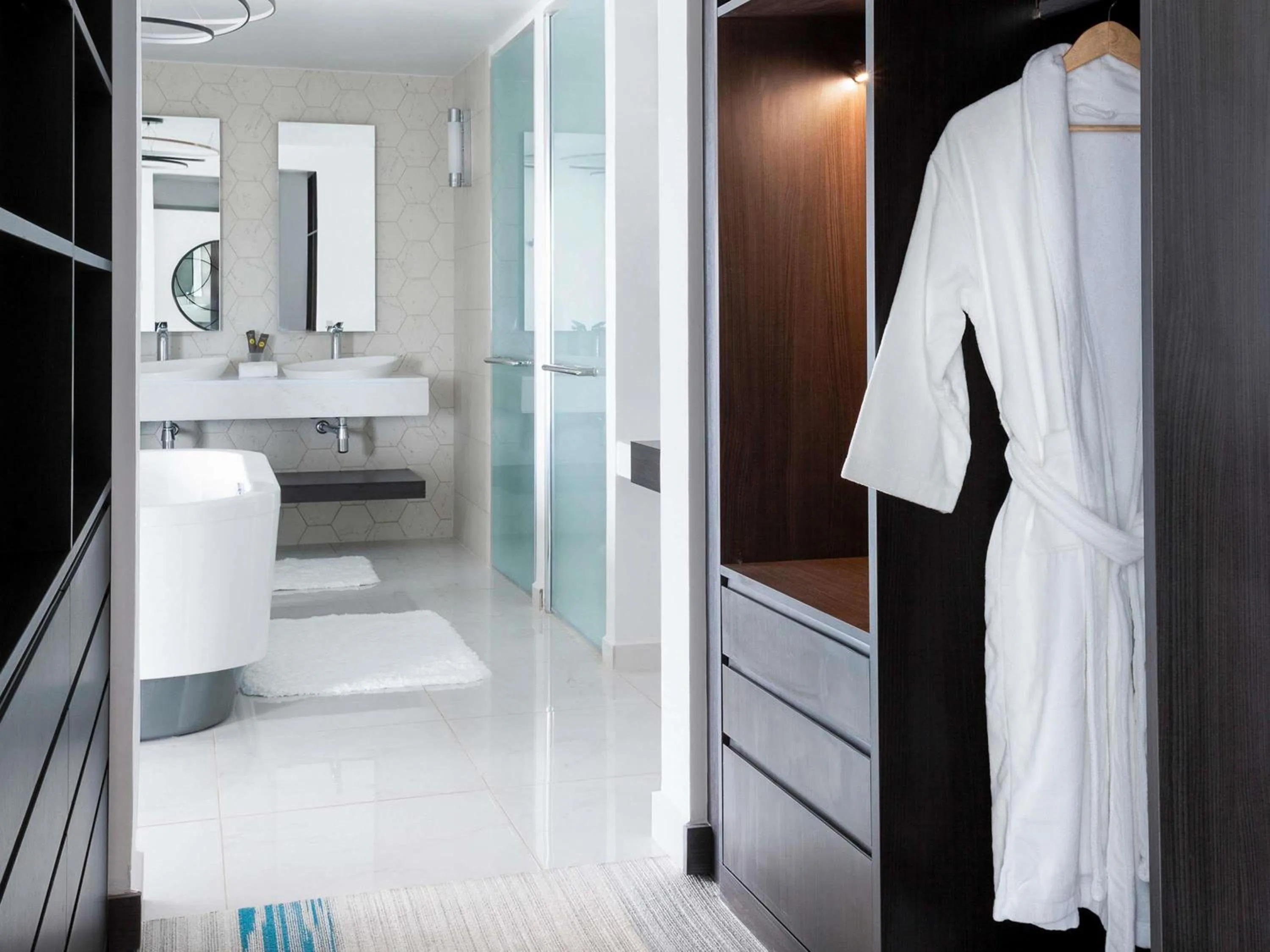 Bedroom, Bed in Novotel Convention And Spa