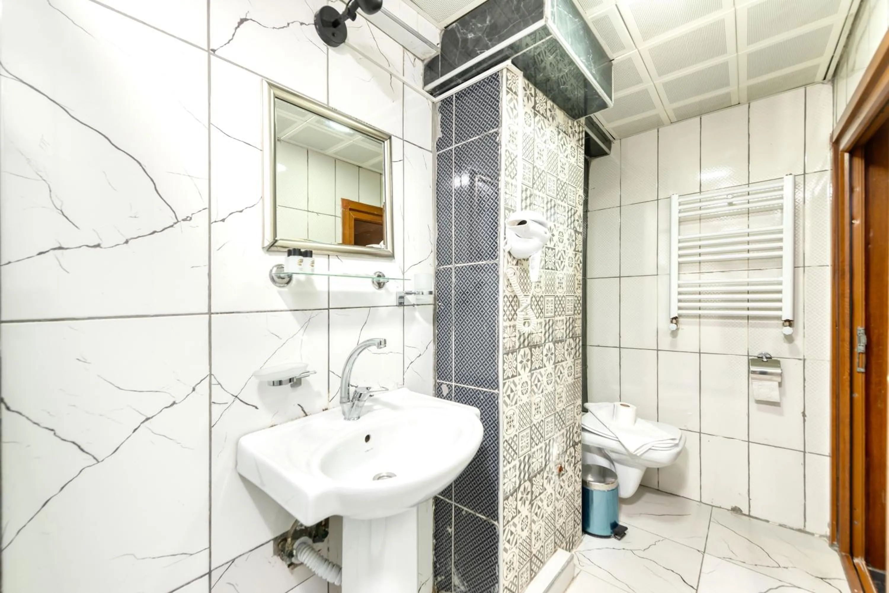 Shower in Stone Hause Küçük Ayasofya Mah