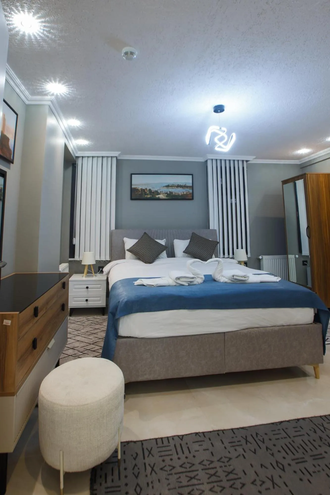 Living room, Bed in Stone Suites