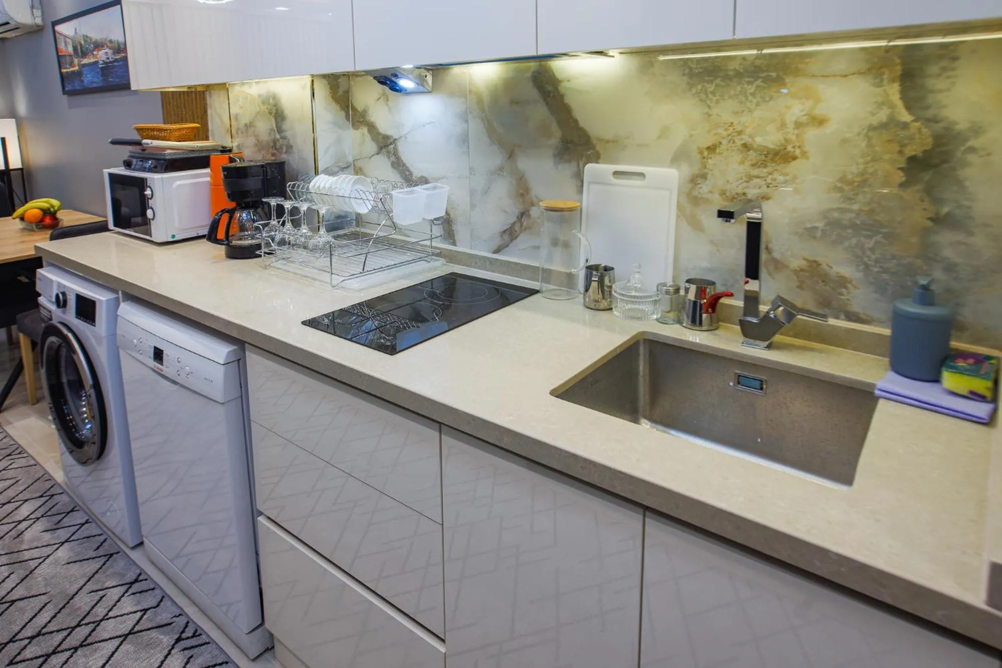 oven in Stone Suites