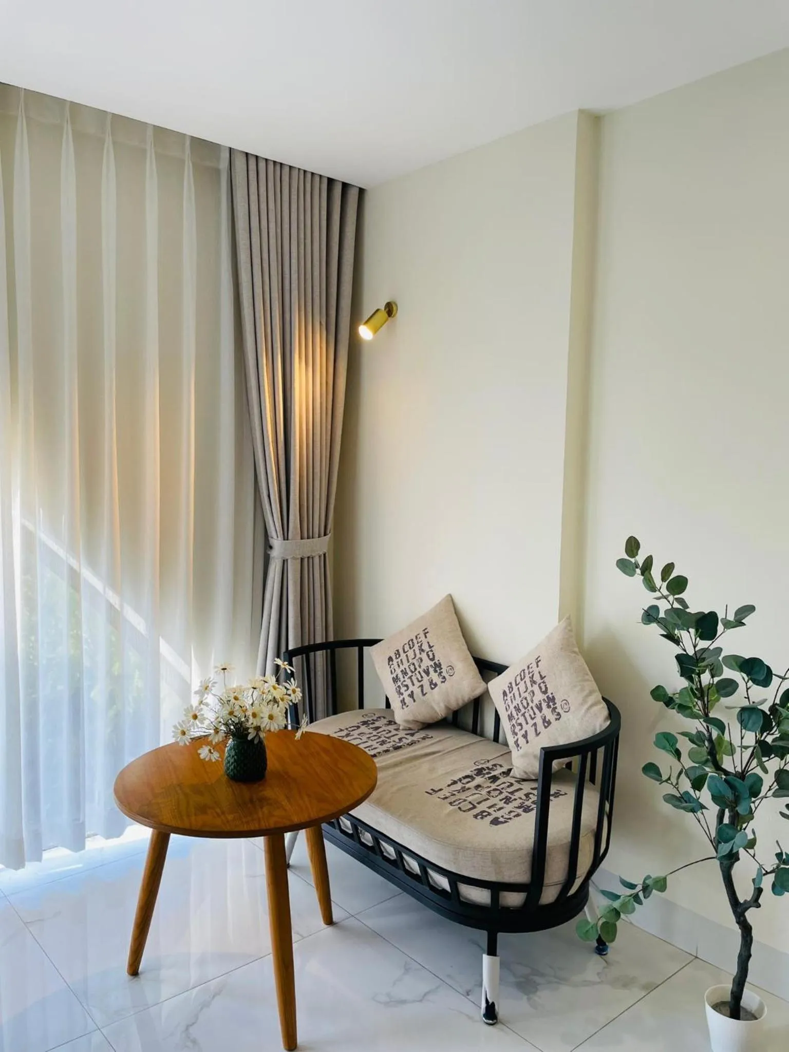 Seating area in Maple Suite Hotel & Apartment