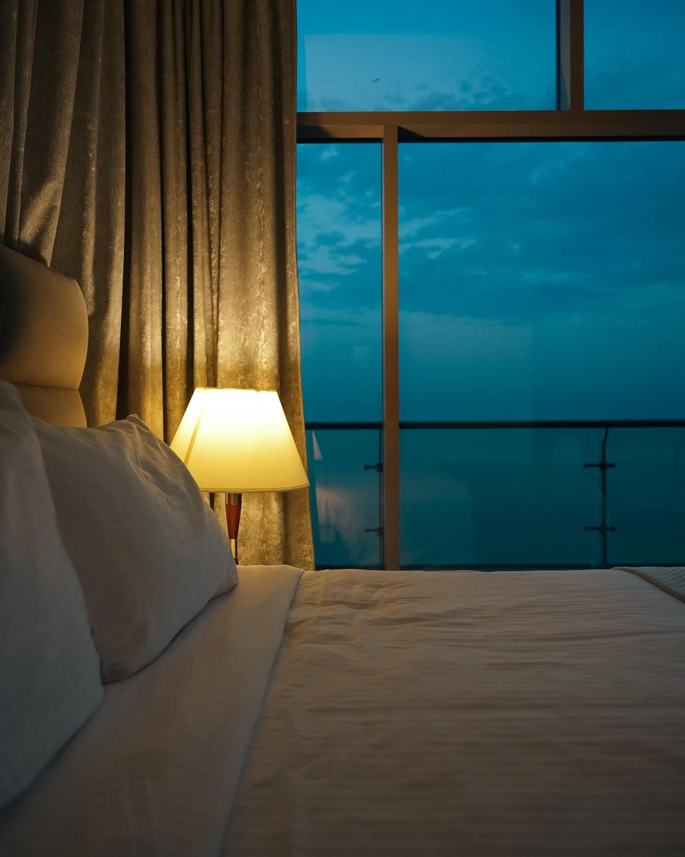 Bed in Al Kout Beach Hotel