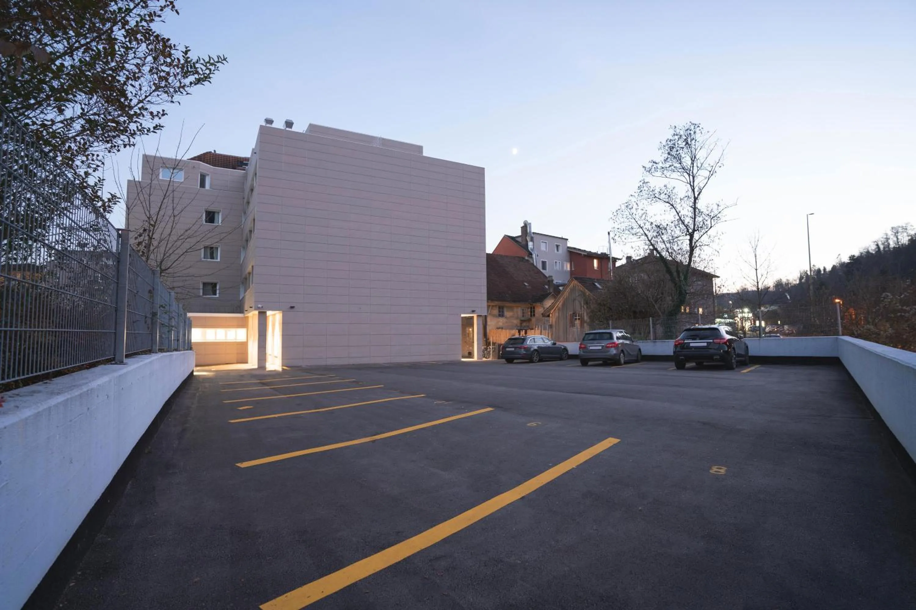 My Home Hotel - Free Parking