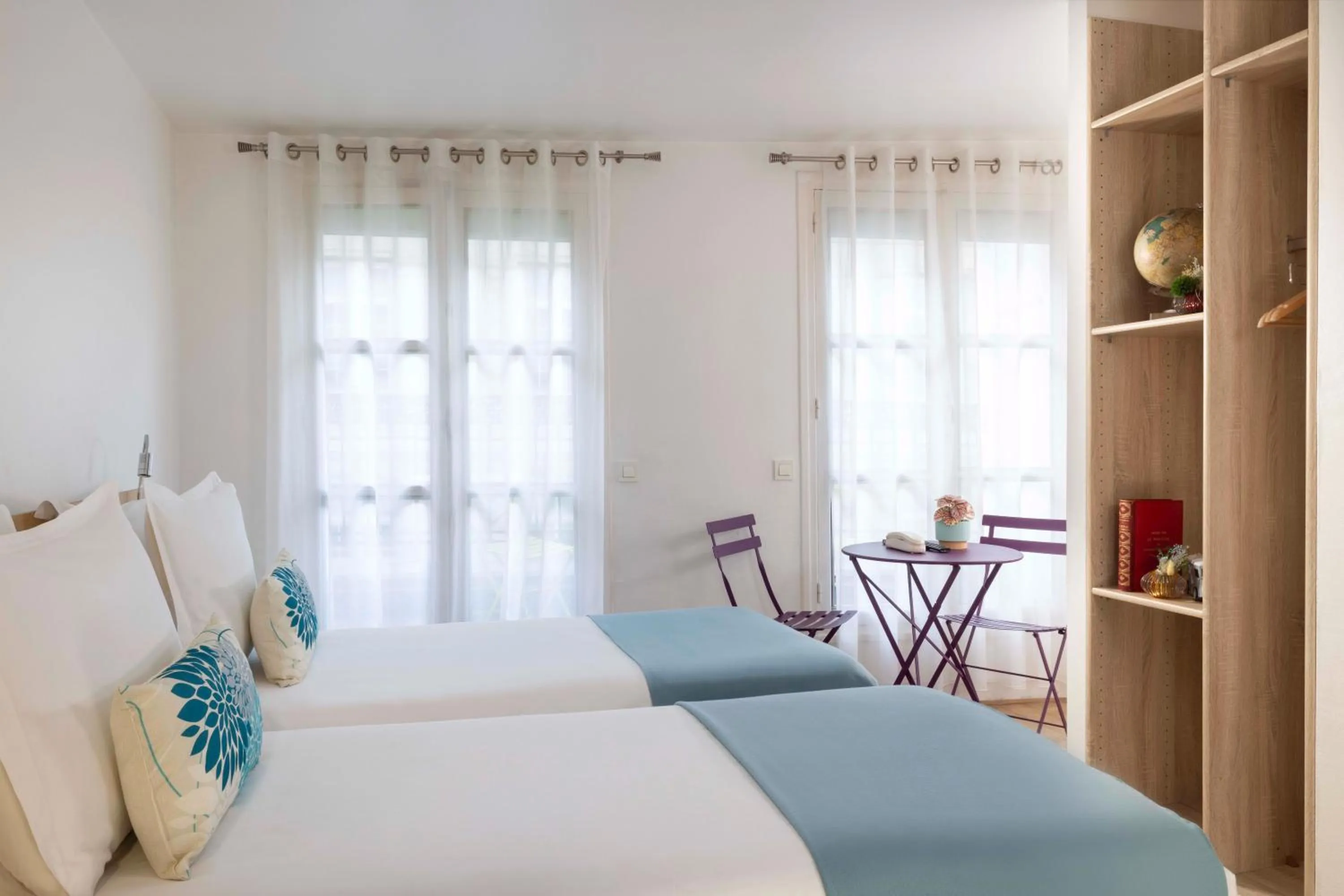 Bedroom, Bed in Grand Hotel du Calvados - Opera