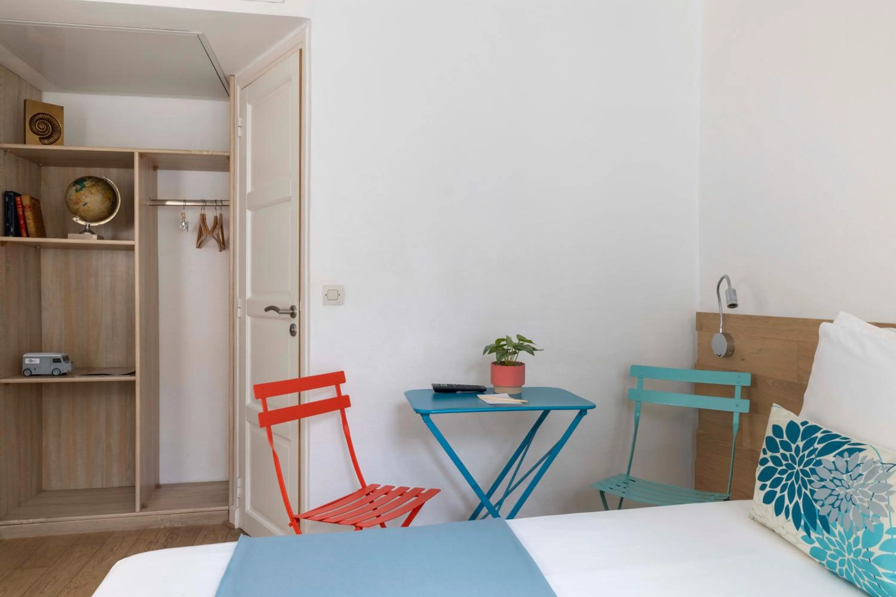 Bedroom, Bed in Grand Hotel du Calvados - Opera