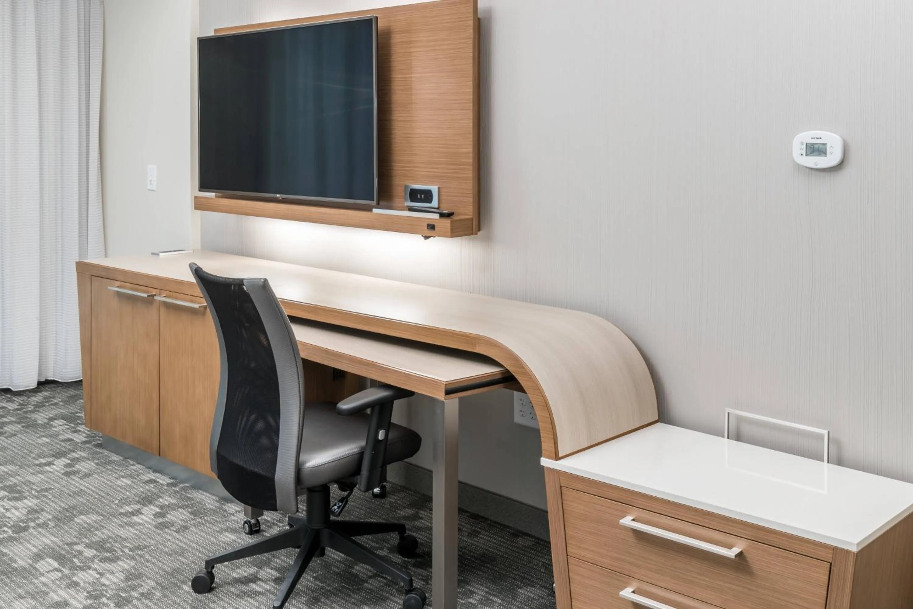 Queen Room with Two Queen Beds and Adapted Tub - Mobility Accessible in Courtyard by Marriott Hilton Head Island