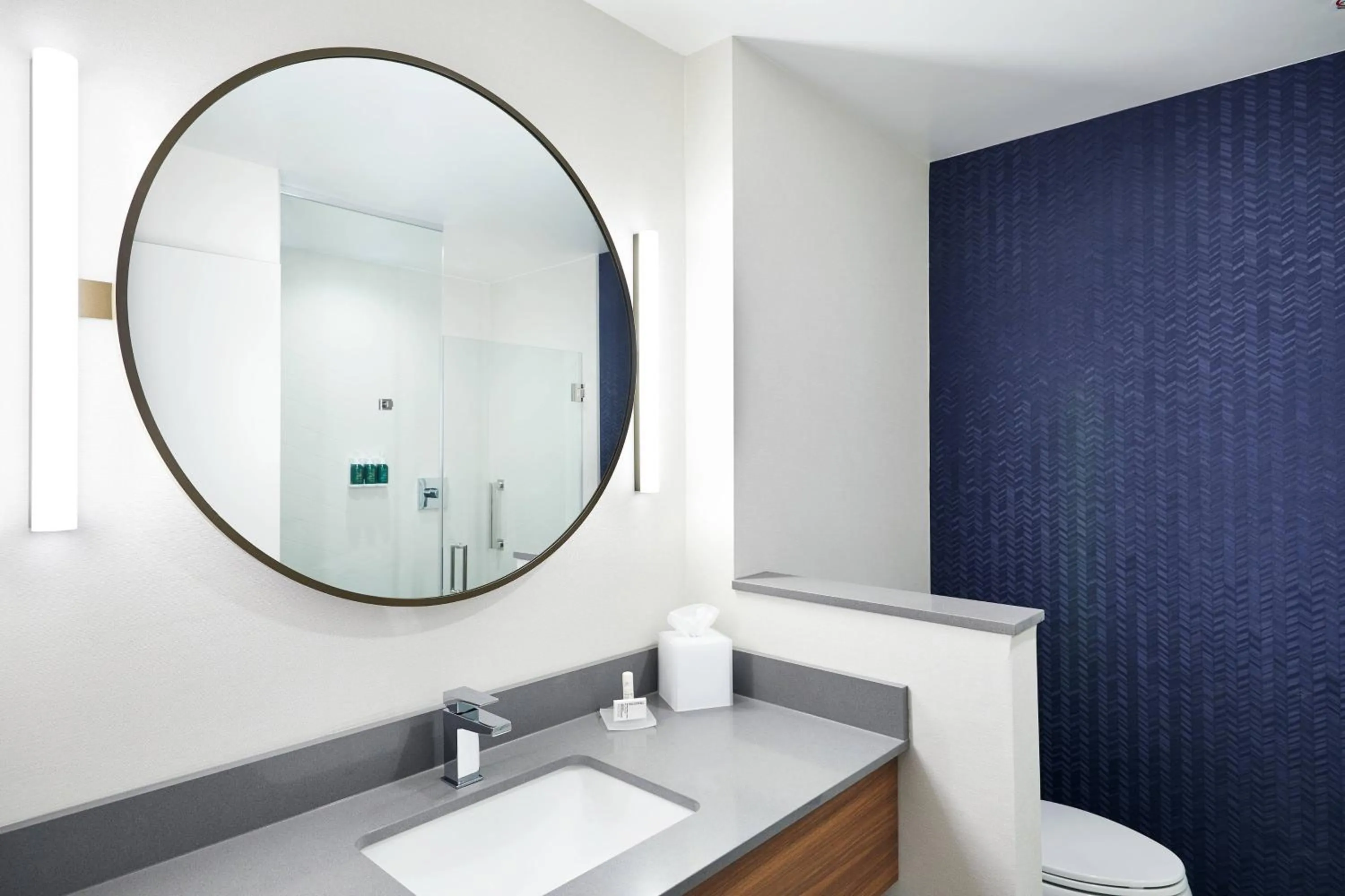 Bathroom in Fairfield Inn & Suites Sheboygan