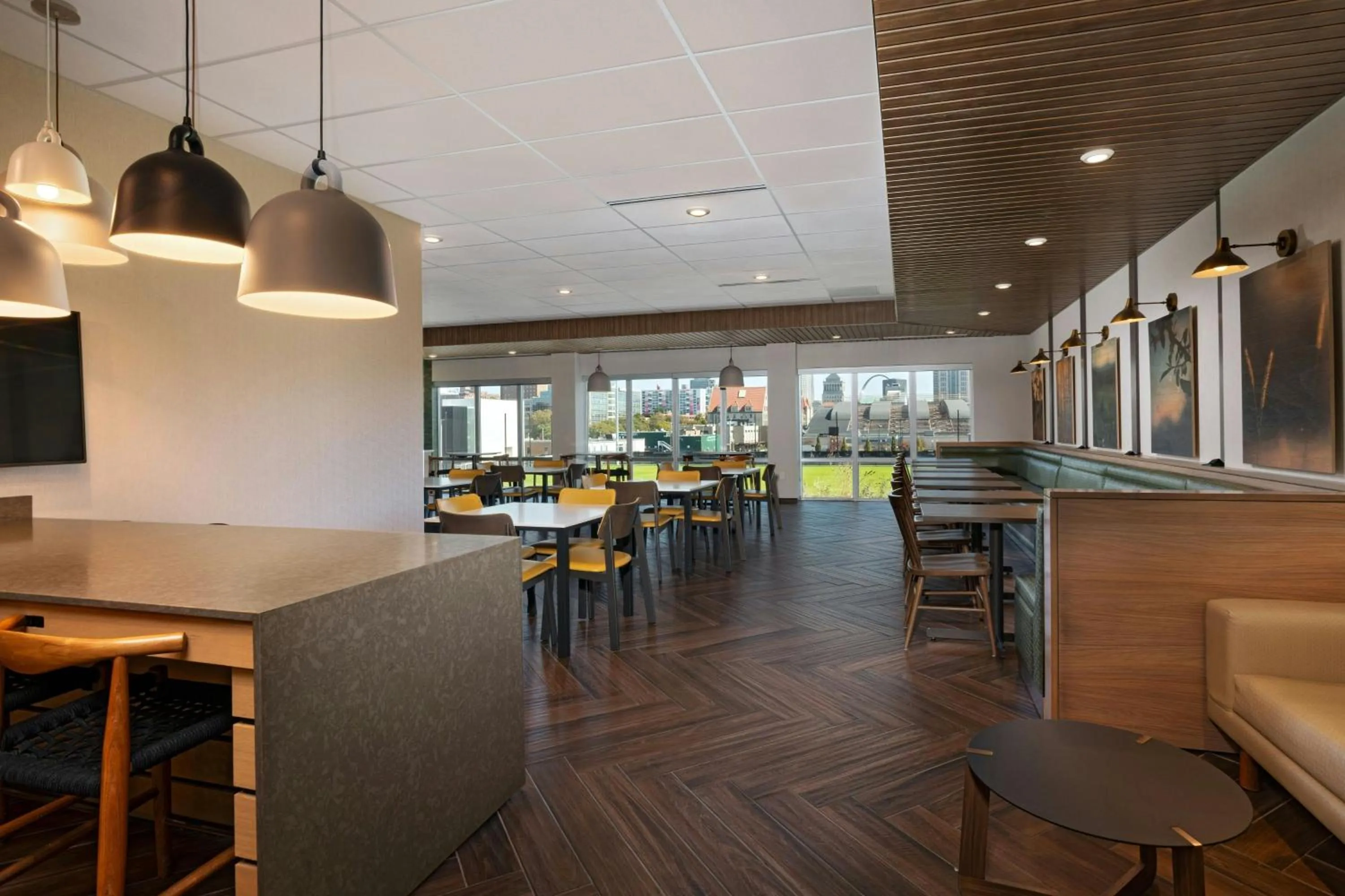 Breakfast in Fairfield Inn and Suites by Marriott St Louis Downtown