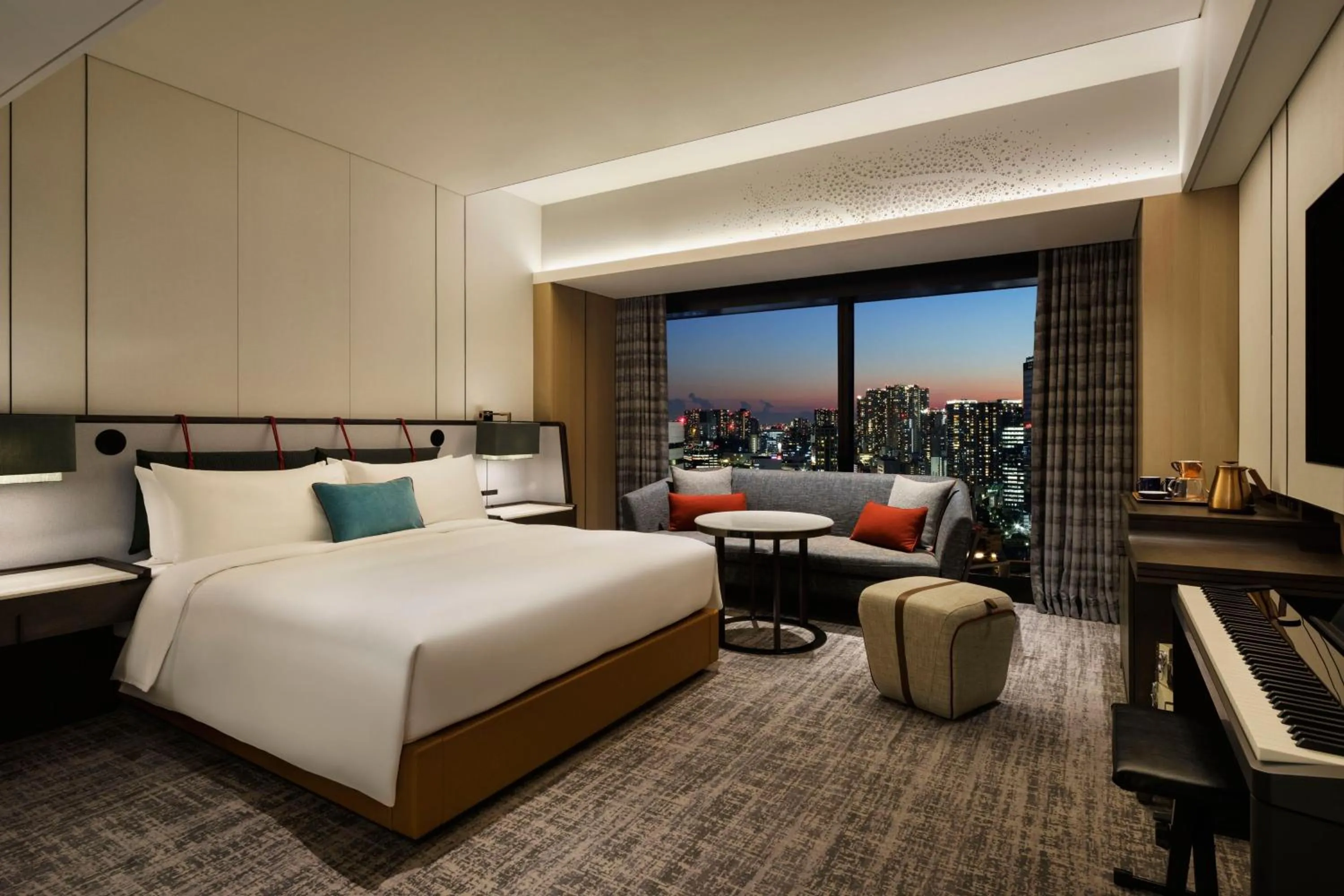 Photo of the whole room, Bed in mesm Tokyo, Autograph Collection