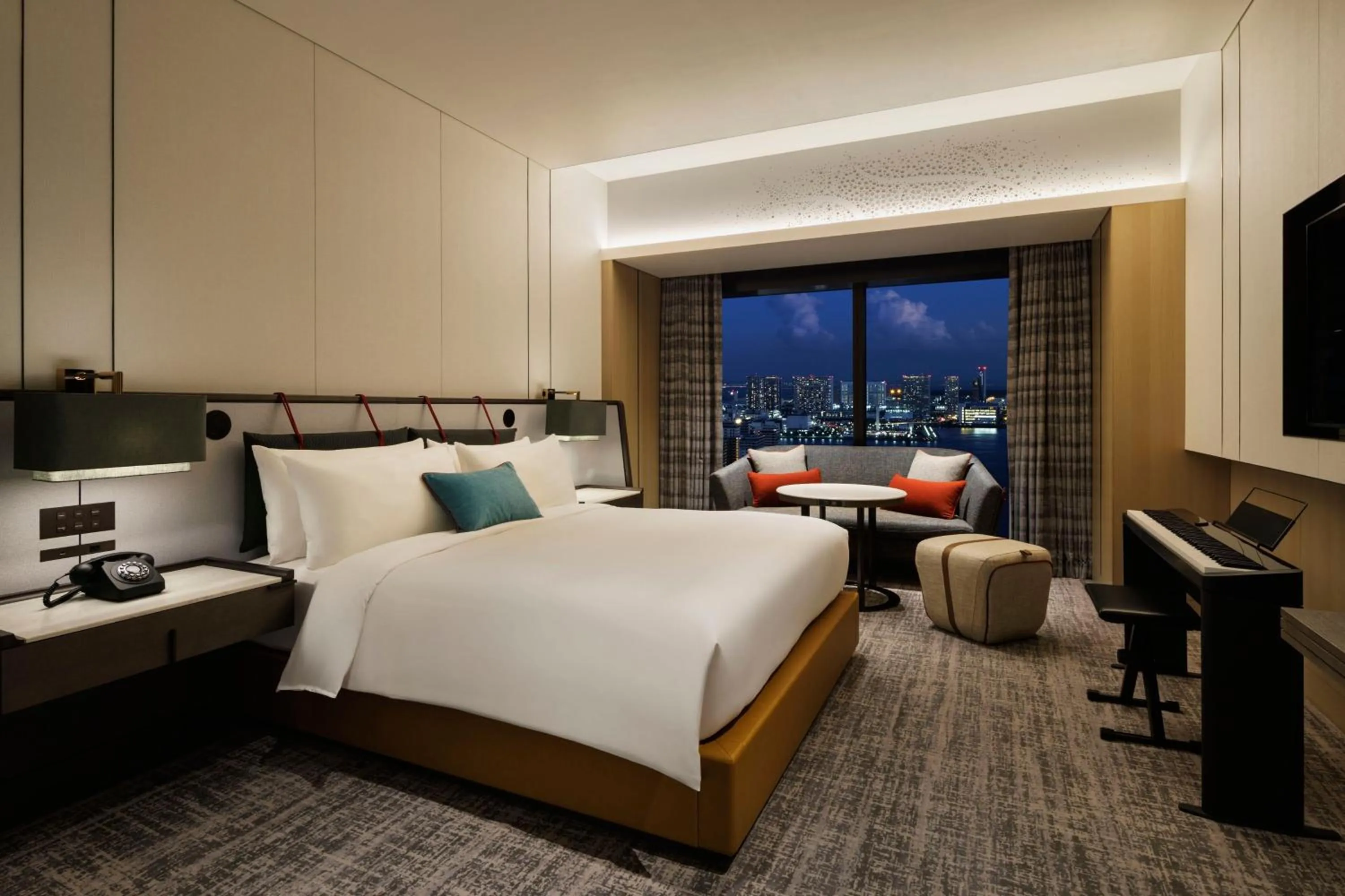 Photo of the whole room, Bed in mesm Tokyo, Autograph Collection