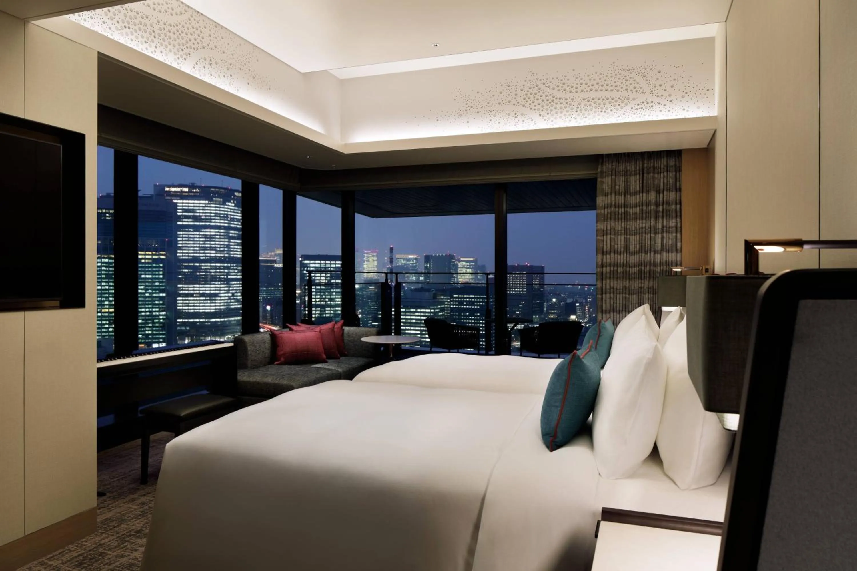 Bedroom, Bed in mesm Tokyo, Autograph Collection