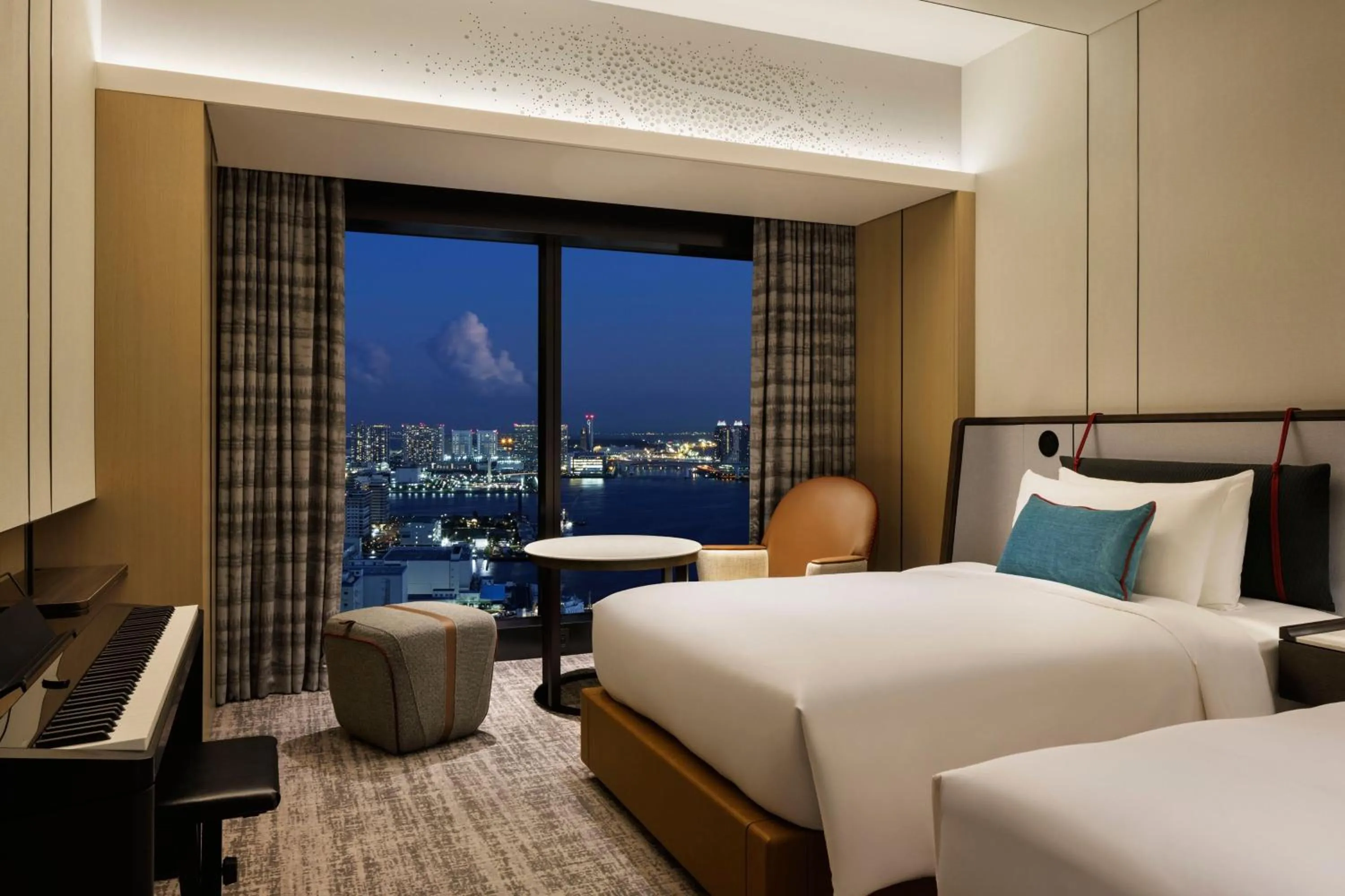 Photo of the whole room, Bed in mesm Tokyo, Autograph Collection