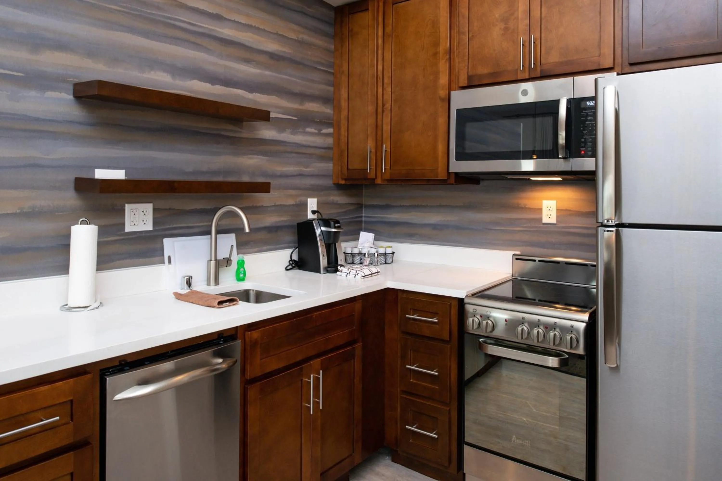 Kitchen or kitchenette in Residence Inn Visalia