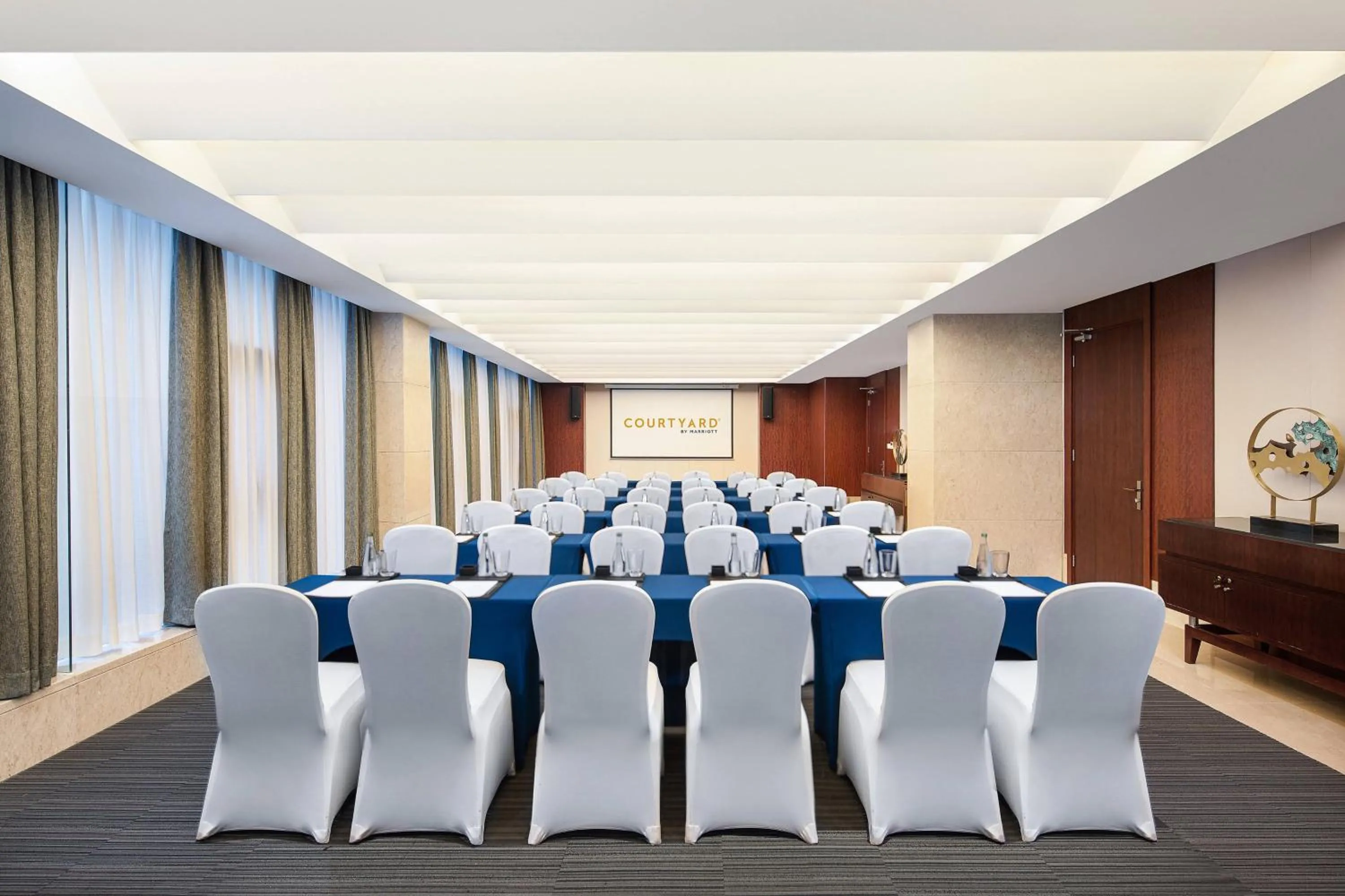 Meeting/conference room in Courtyard by Marriott Wuxi Lihu Lake