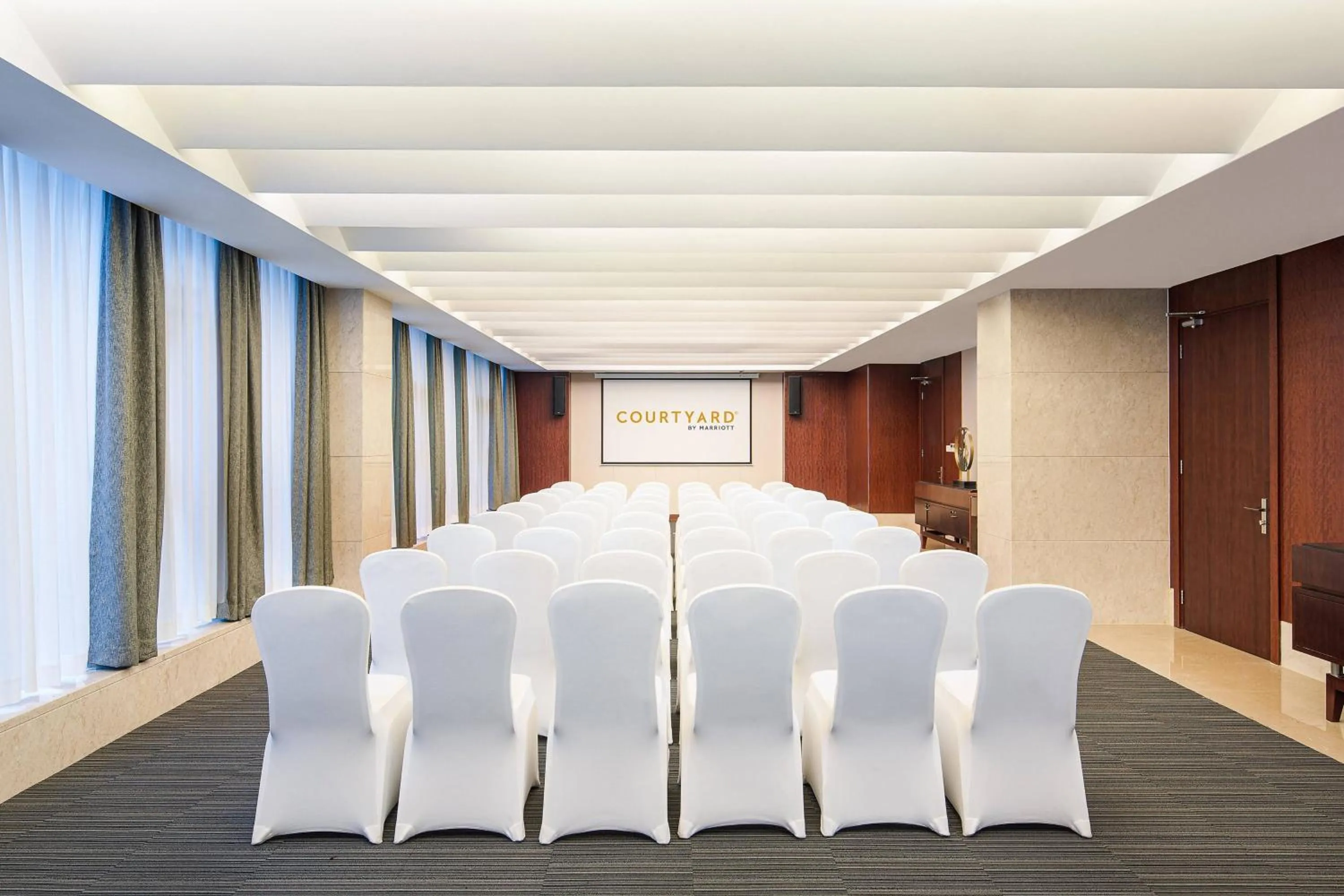 Meeting/conference room in Courtyard by Marriott Wuxi Lihu Lake