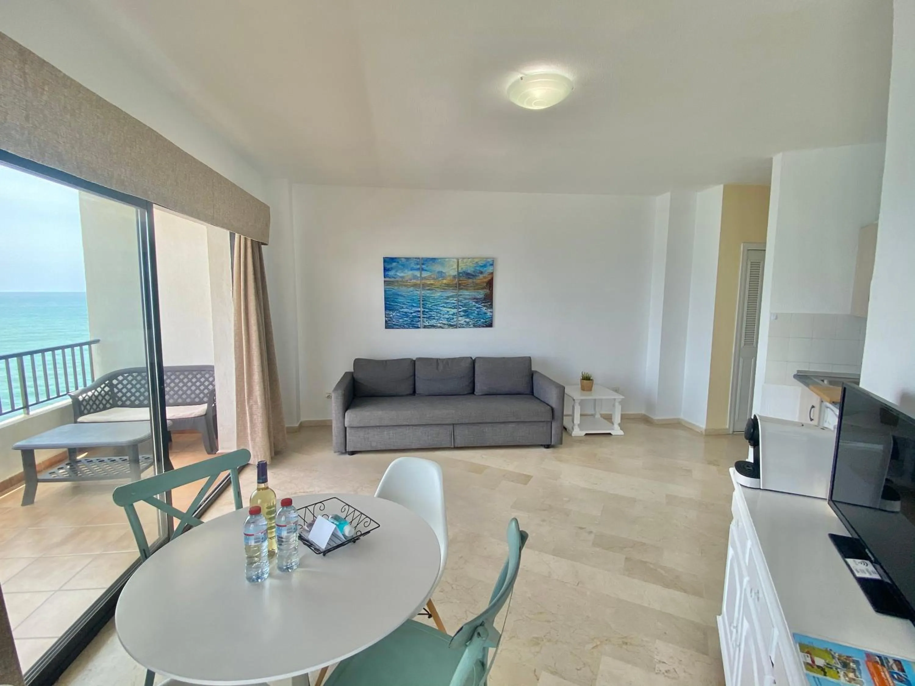 Living room in Apartamentos Turísticos Castillo del Vigia