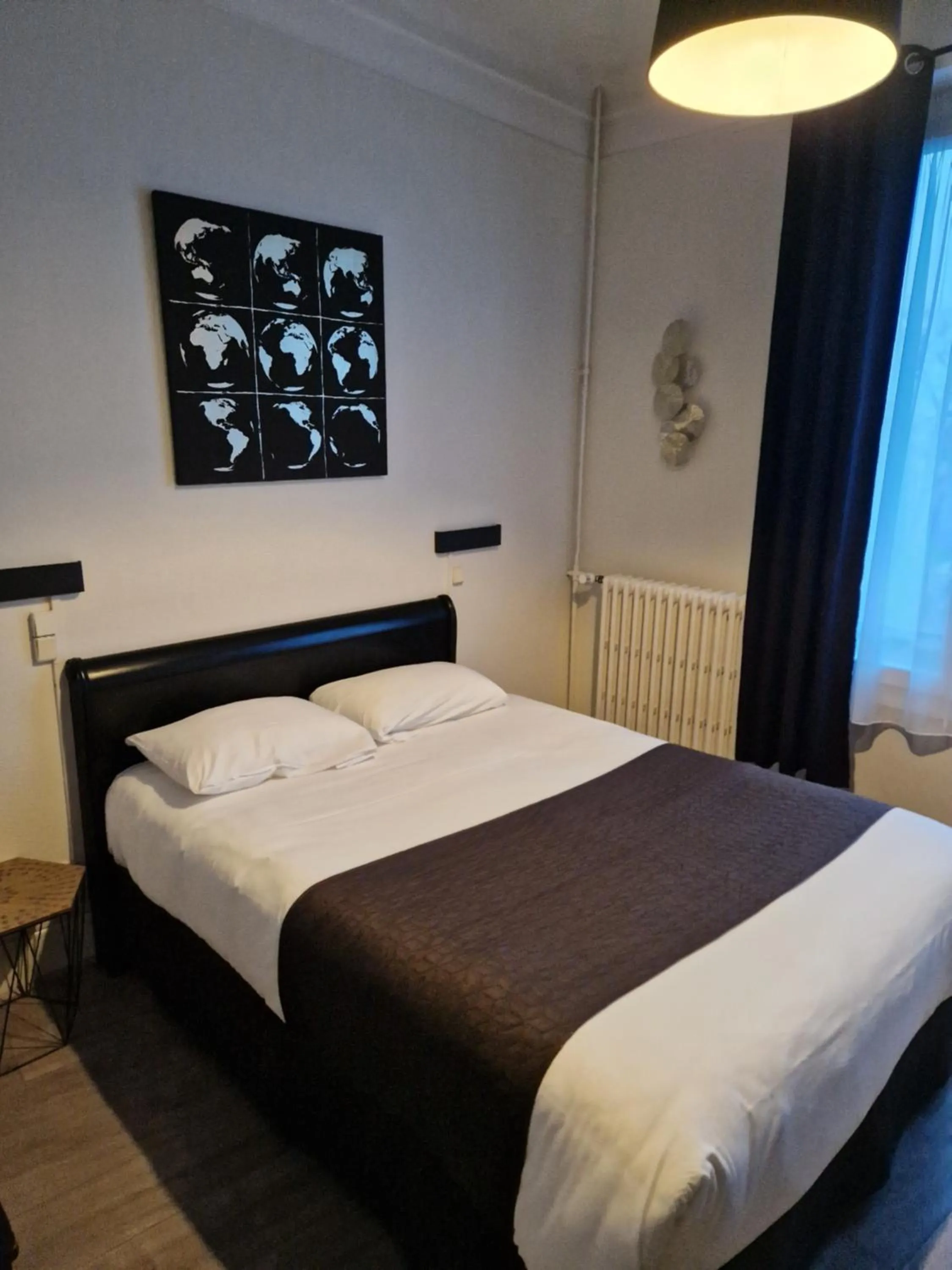 Bedroom, Bed in Hotel Le Splendid