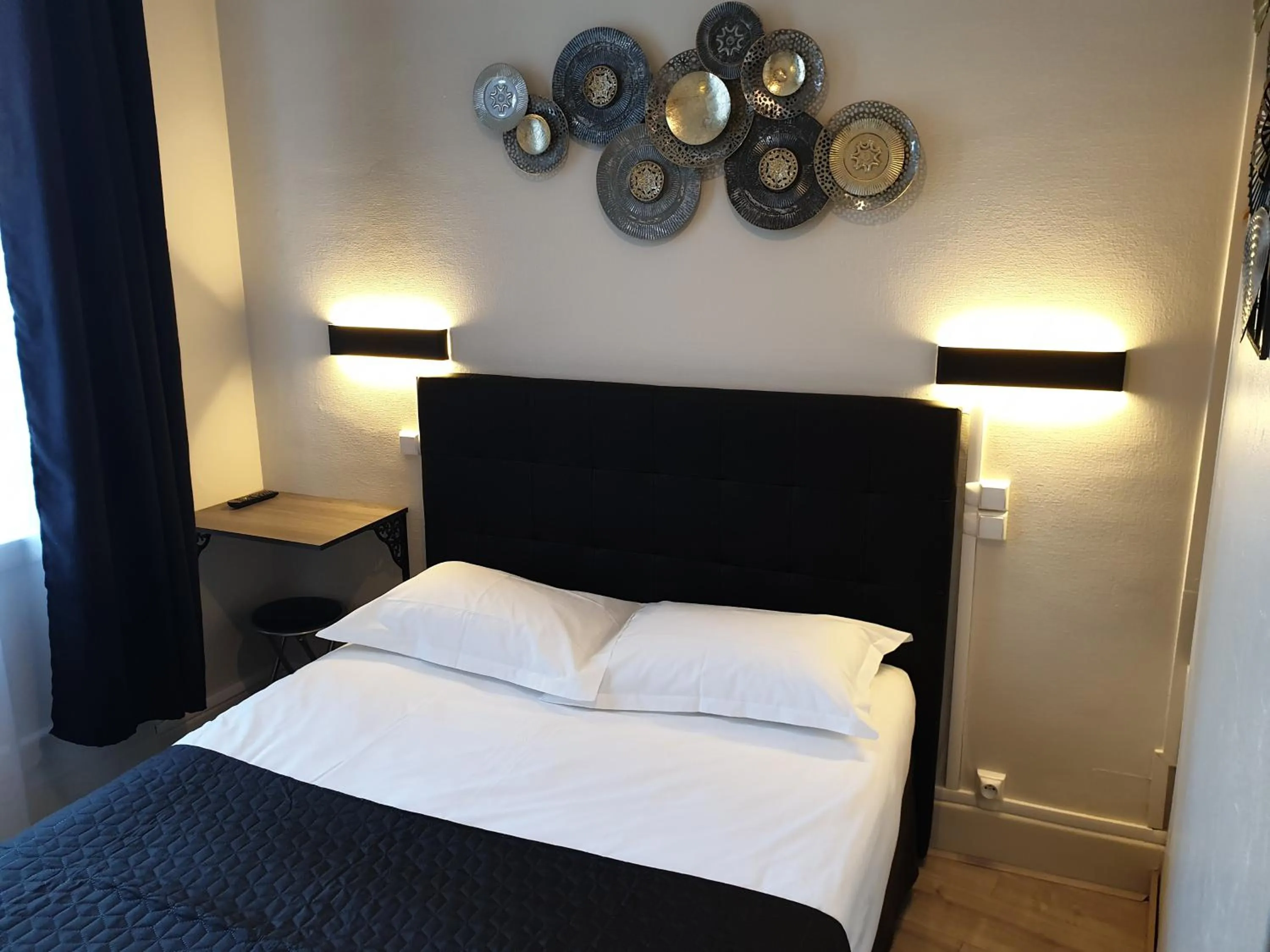 Bed in Hotel Le Splendid