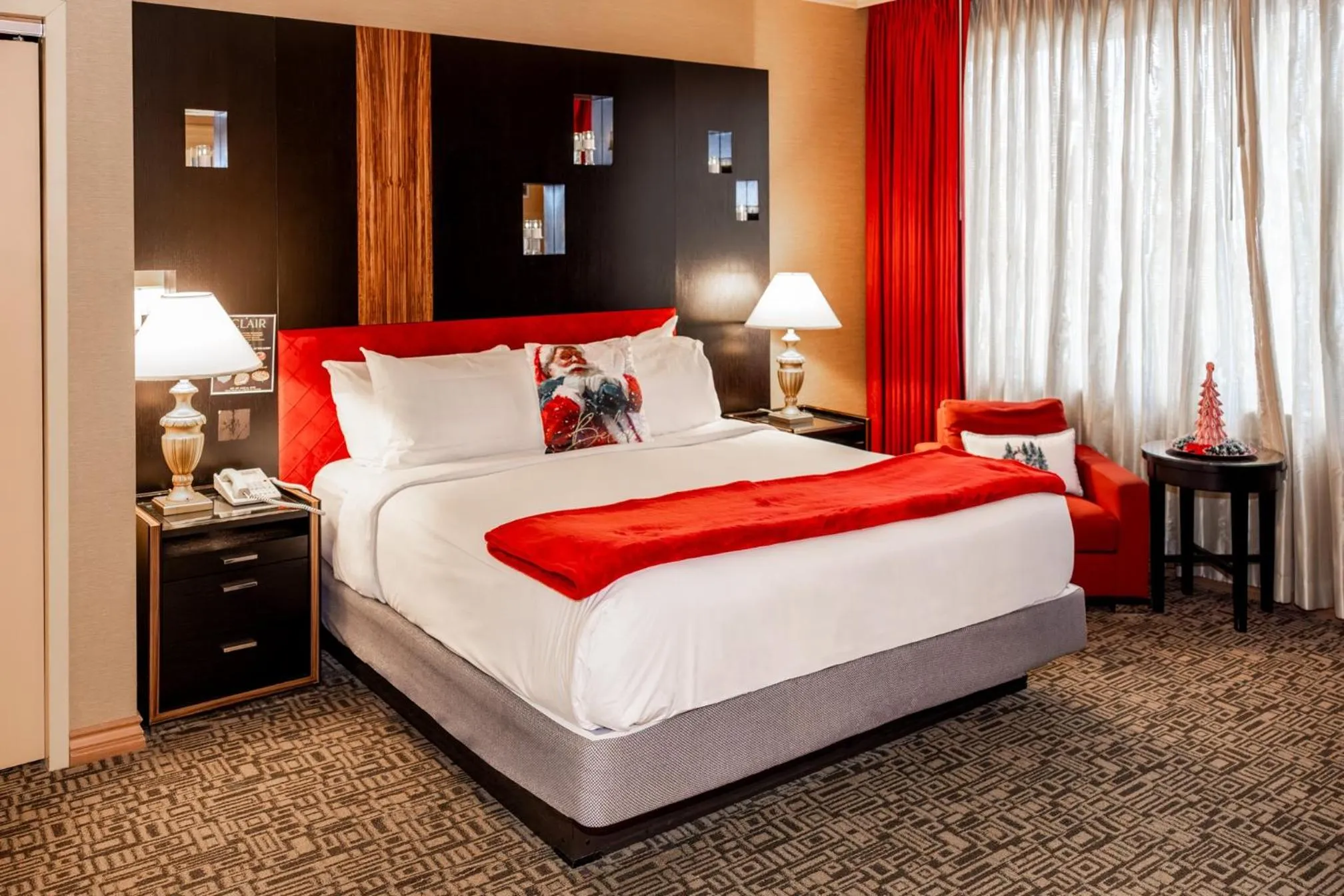 Bedroom, Bed in Showboat Hotel Atlantic City