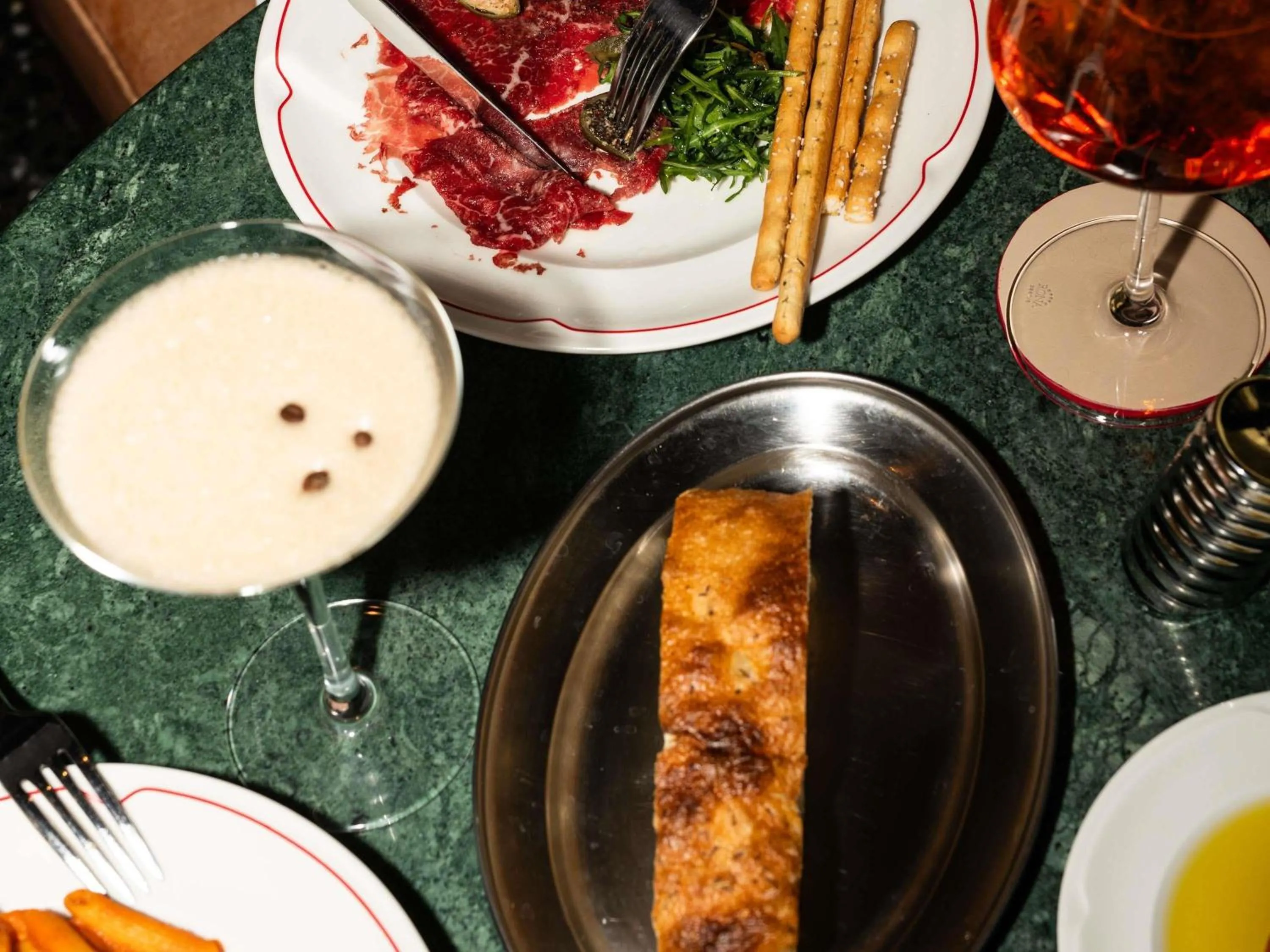 Restaurant/places to eat in Pullman Budapest