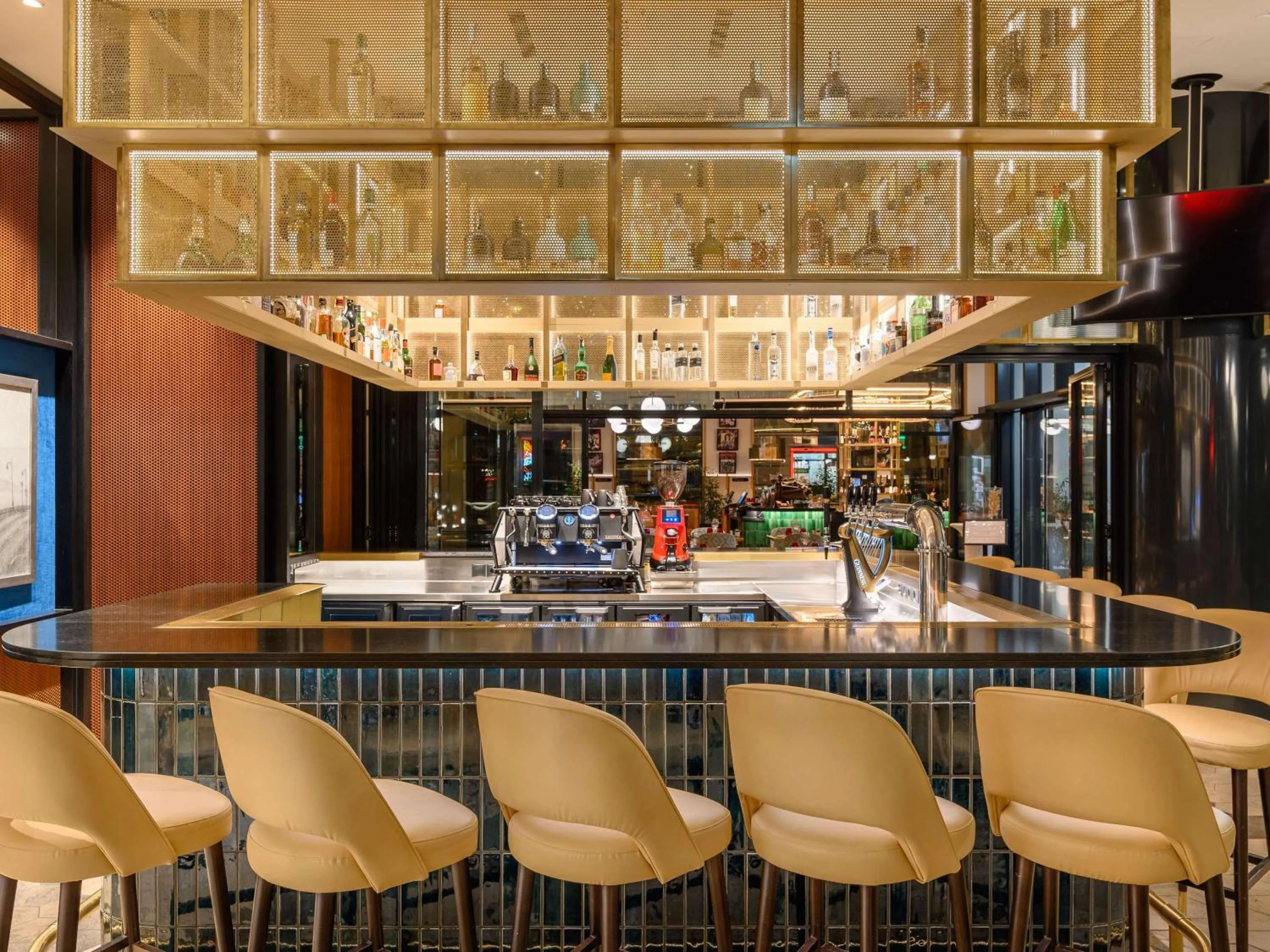 Lounge or bar in Hard Rock Hotel Budapest