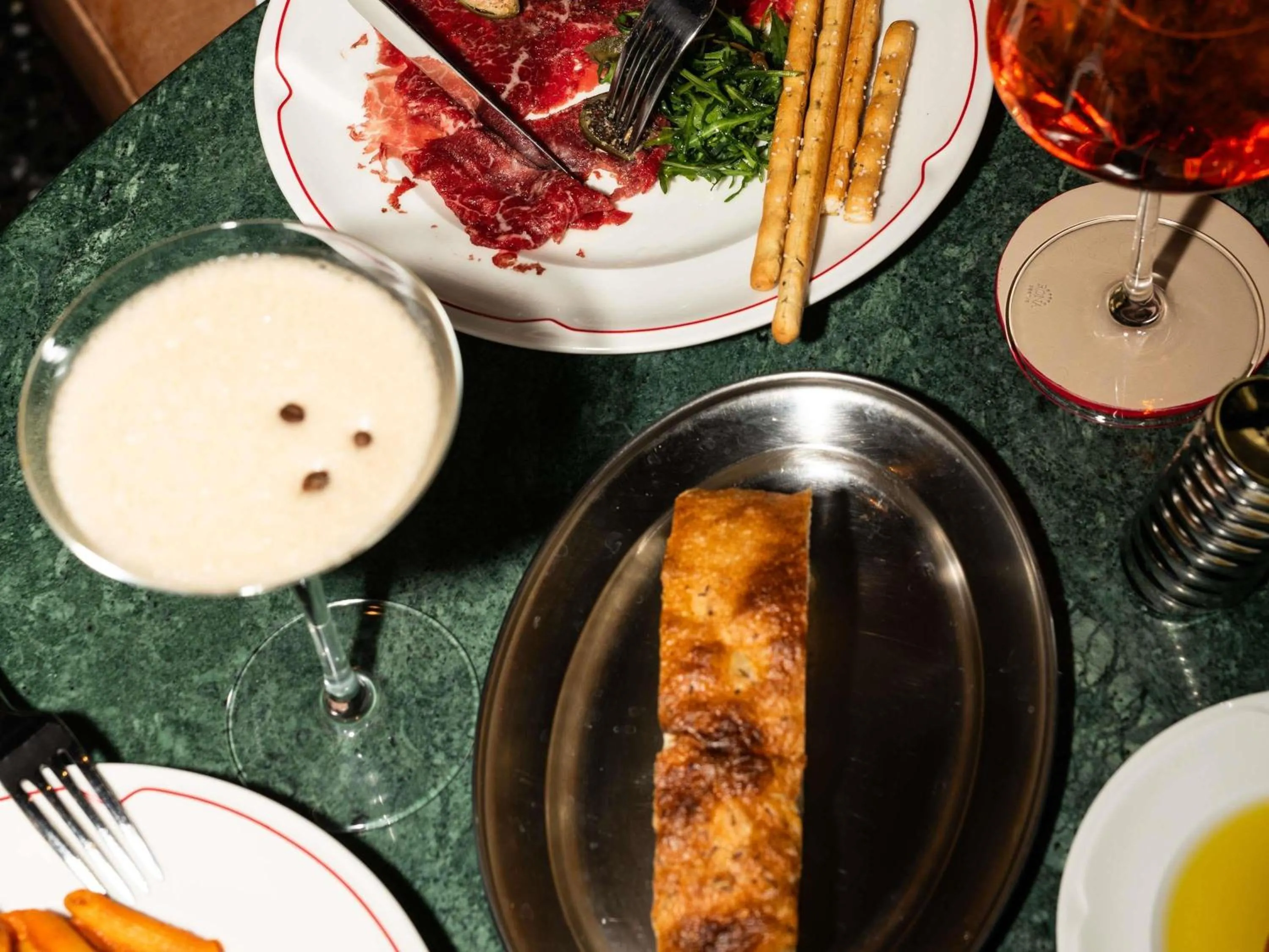 Restaurant/places to eat in Pullman Budapest