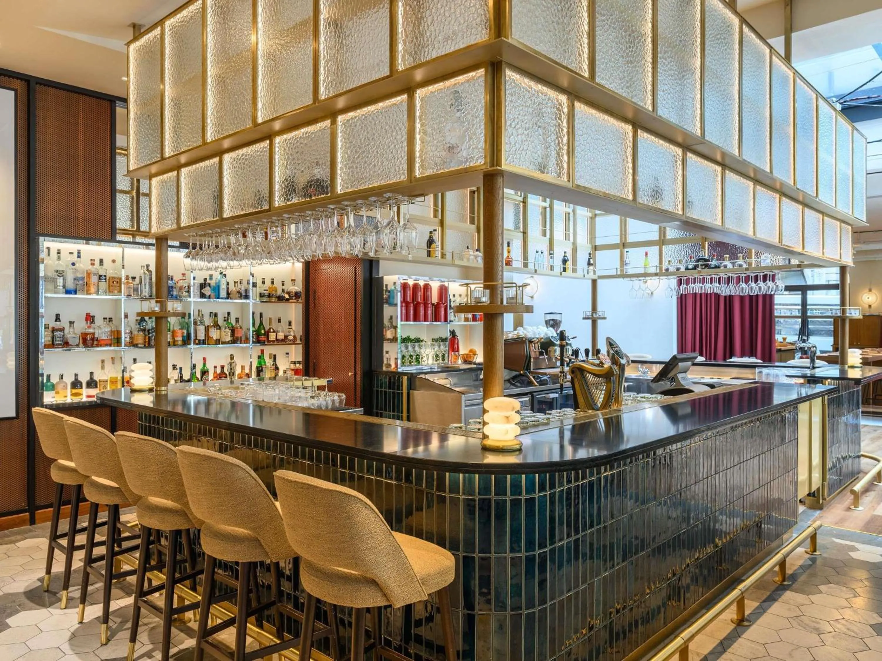 Lounge or bar in Pullman Budapest