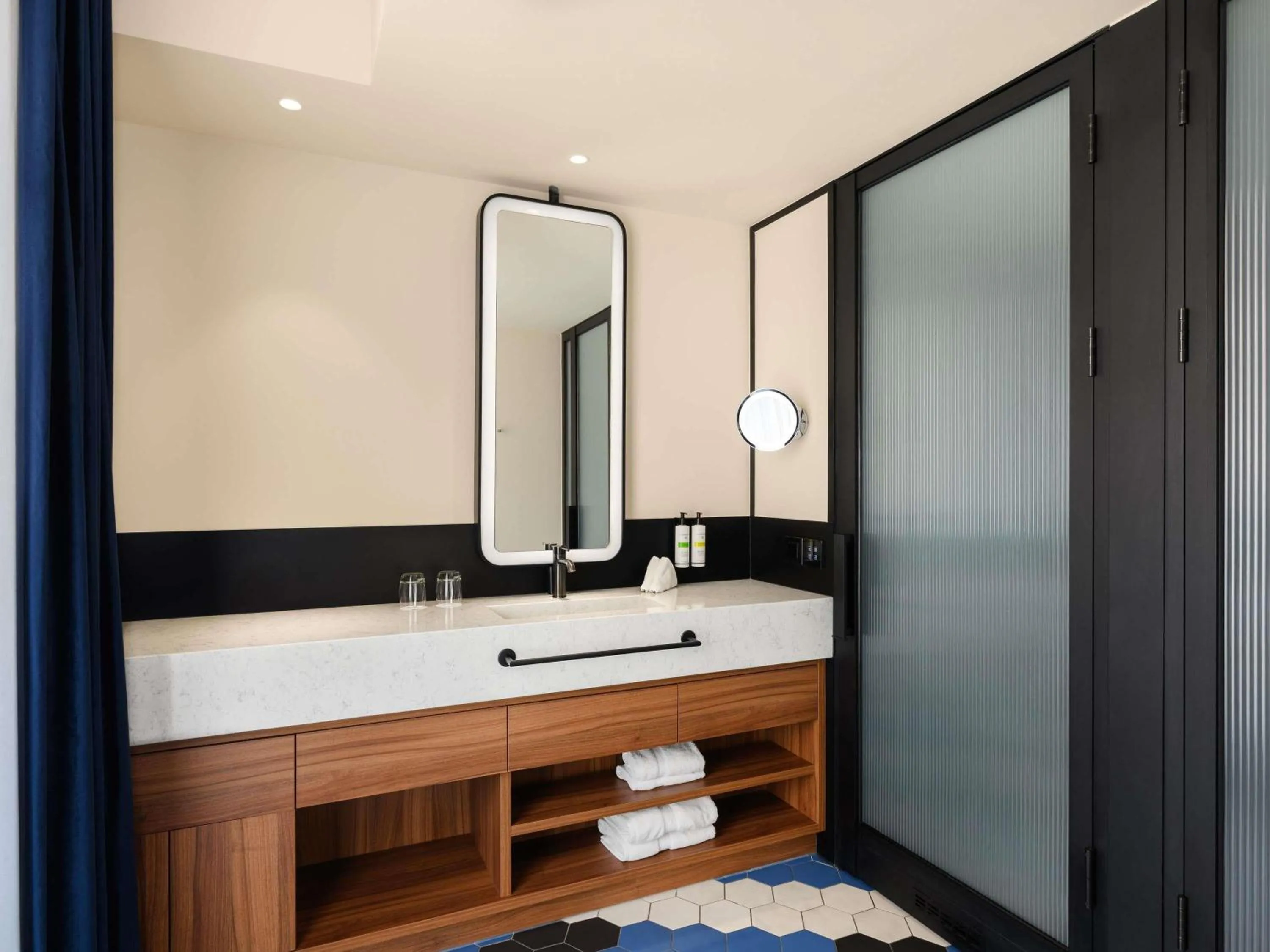 Bathroom in Pullman Budapest