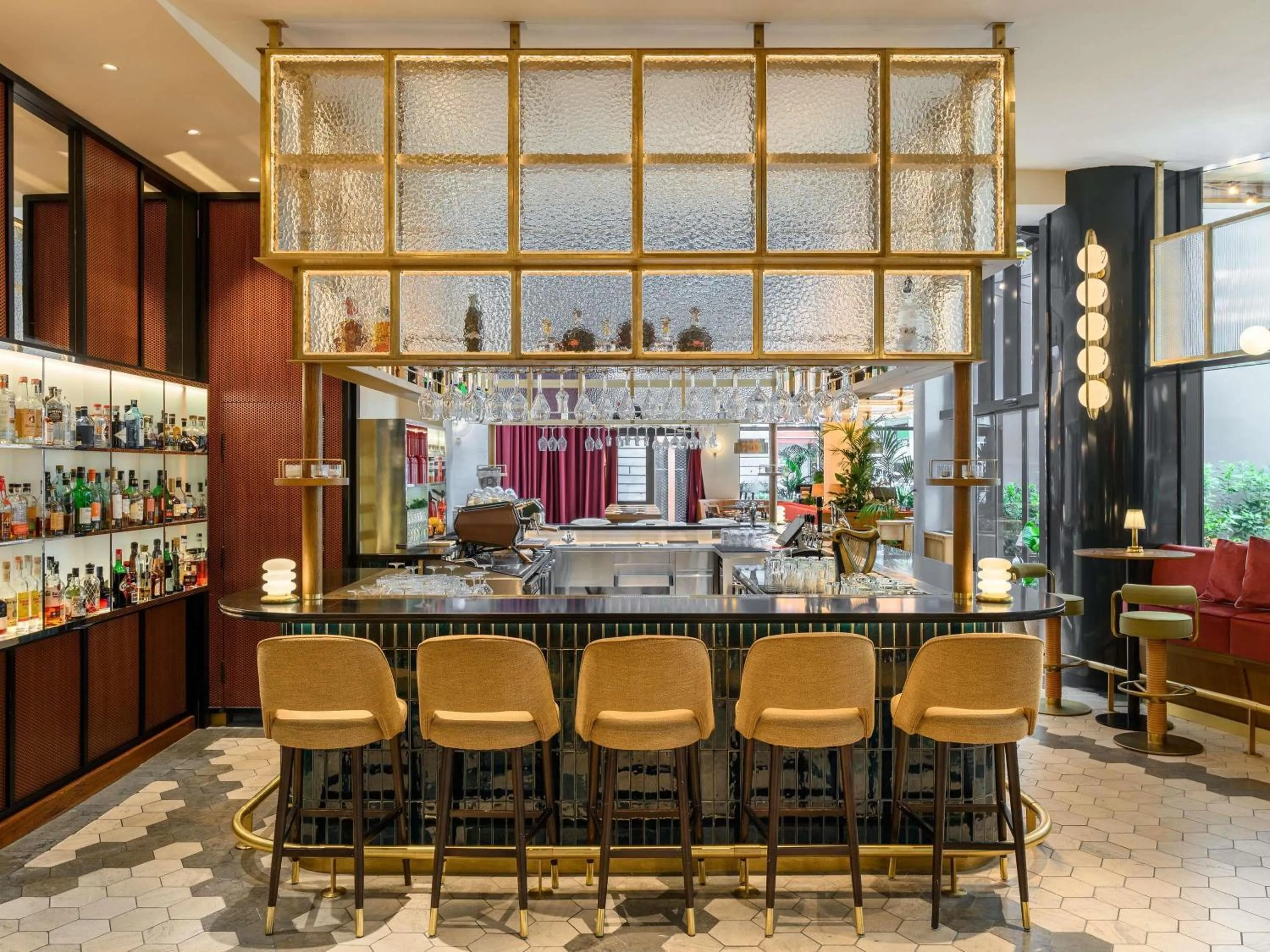 Lounge or bar in Pullman Budapest