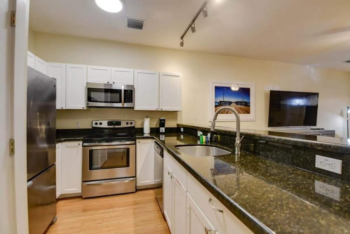 Mesa House, Uno-Perfect Location