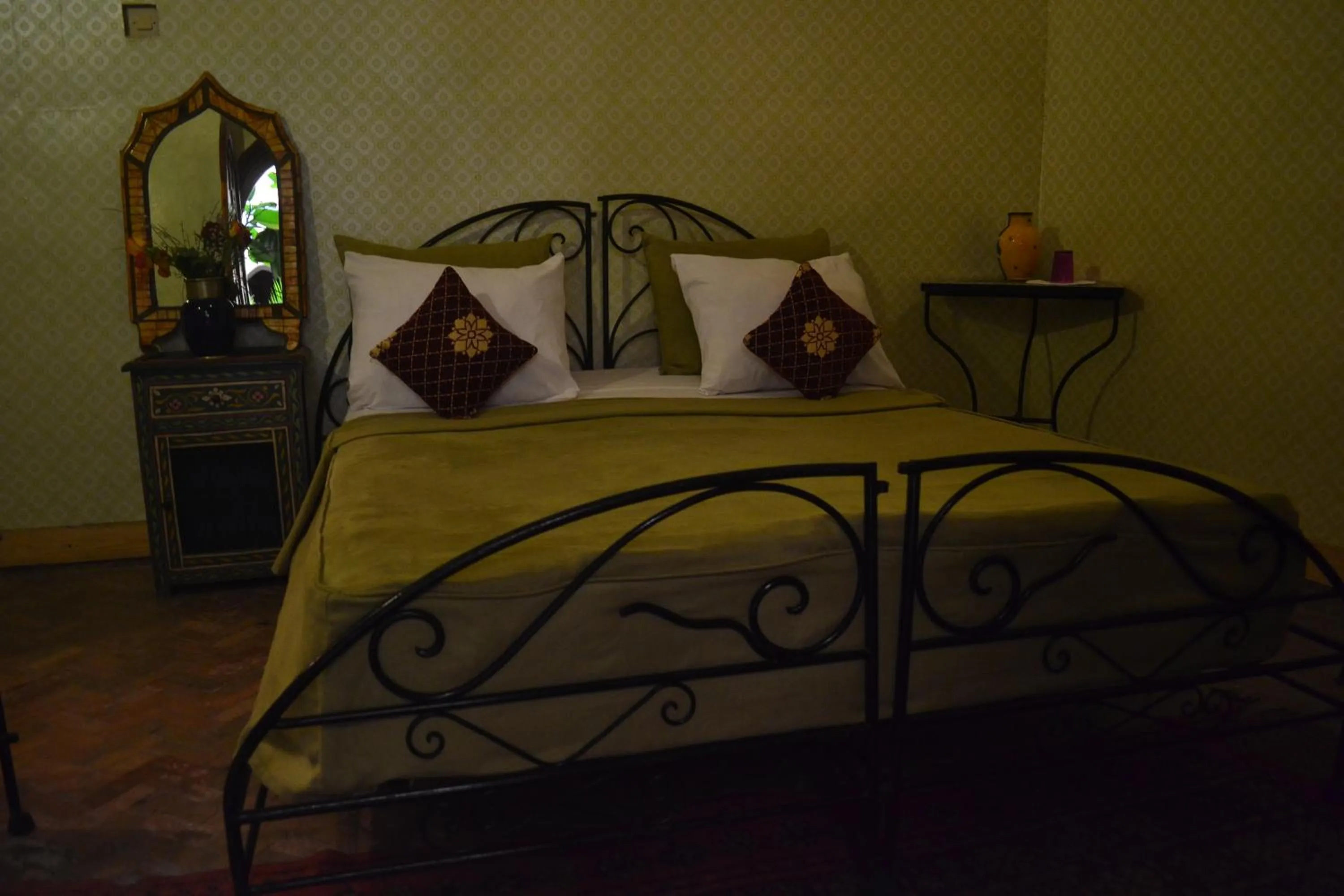 Bed in Riad Hôtel Belleville Marrakech