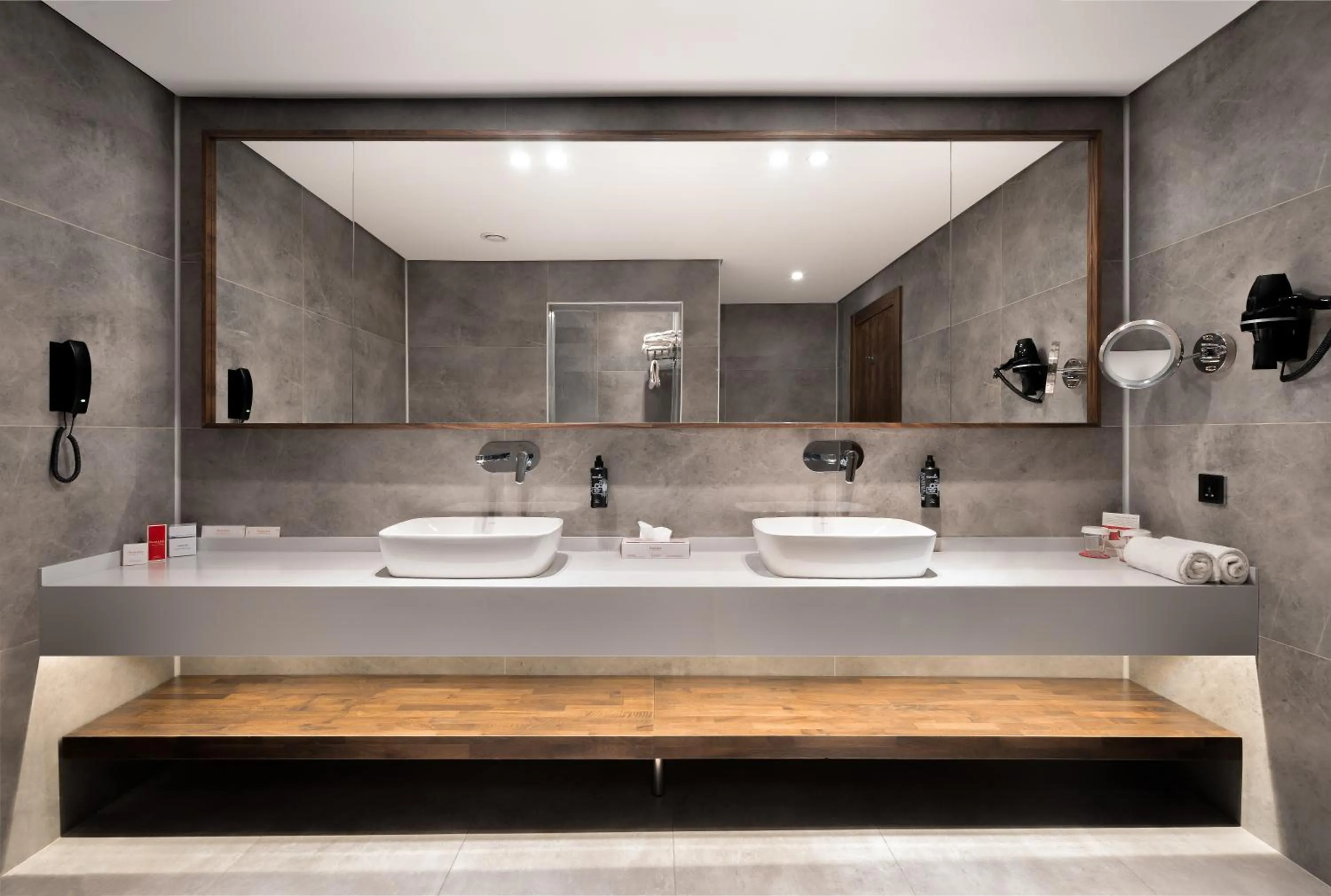 Toilet in Ramada by Wyndham - Sulaymaniyah Salim Street