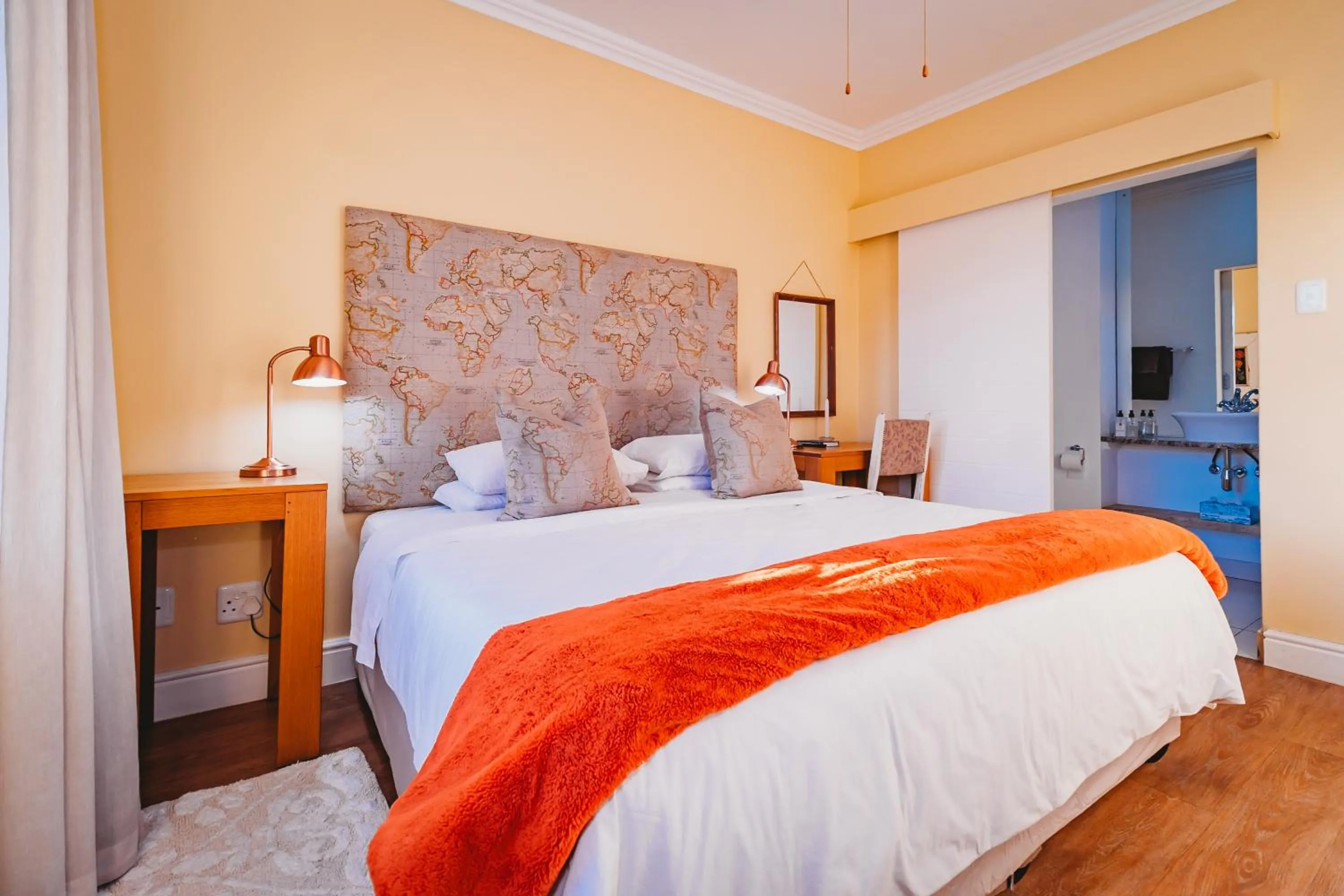 Photo of the whole room, Bed in 17onWellington Apartments