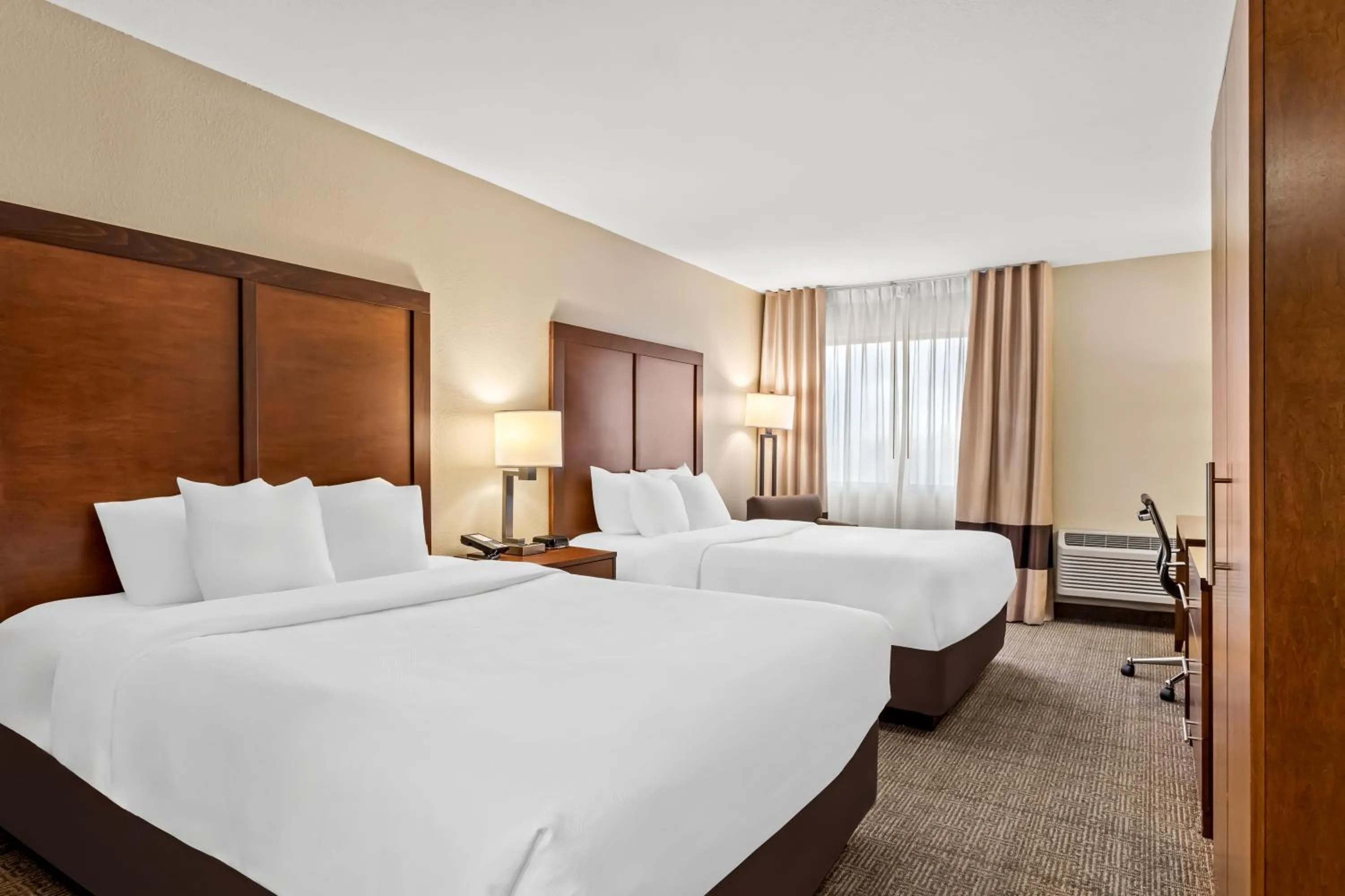 Bed in Comfort Inn & Suites Albuquerque Downtown