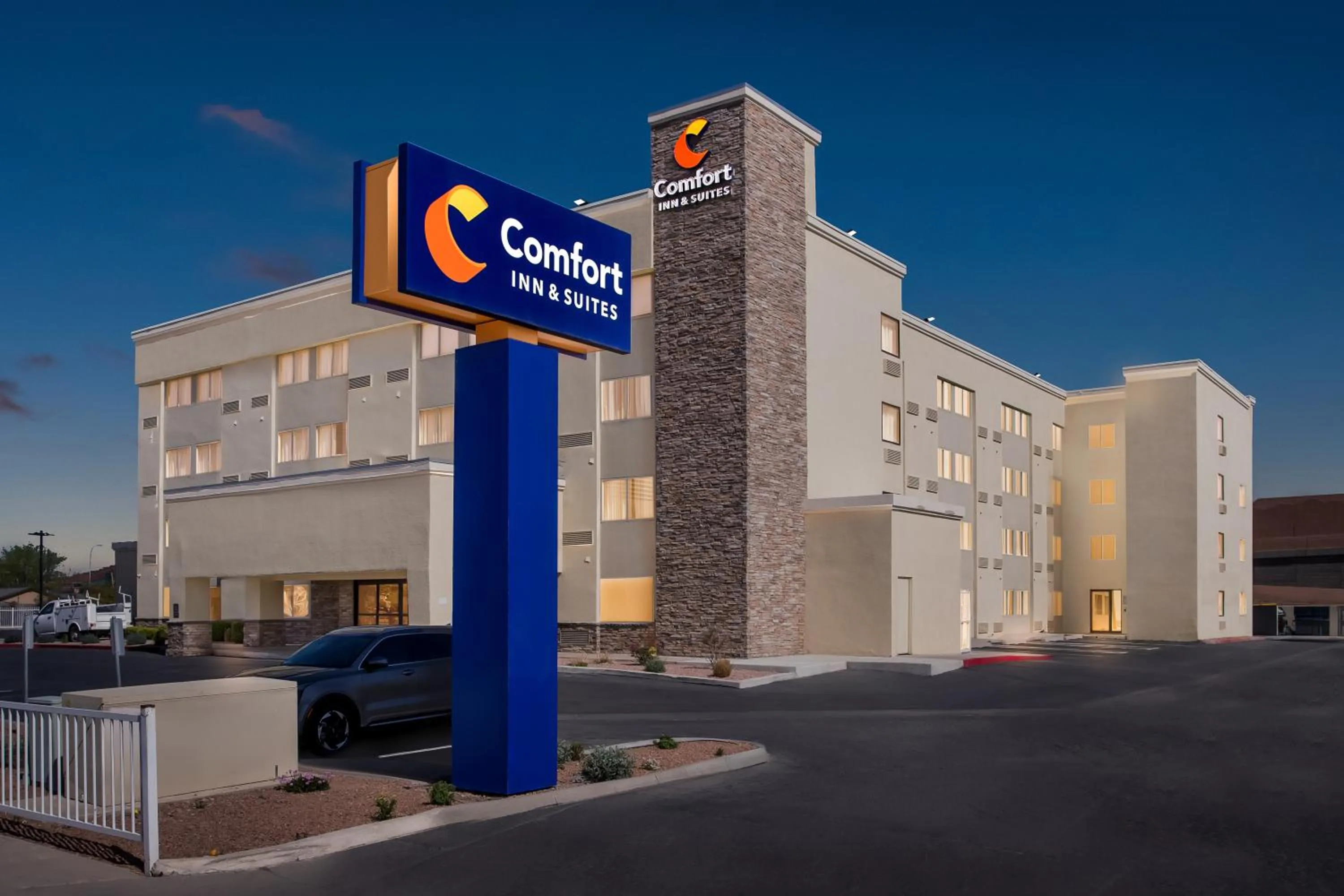 Property building in Comfort Inn & Suites Albuquerque Downtown