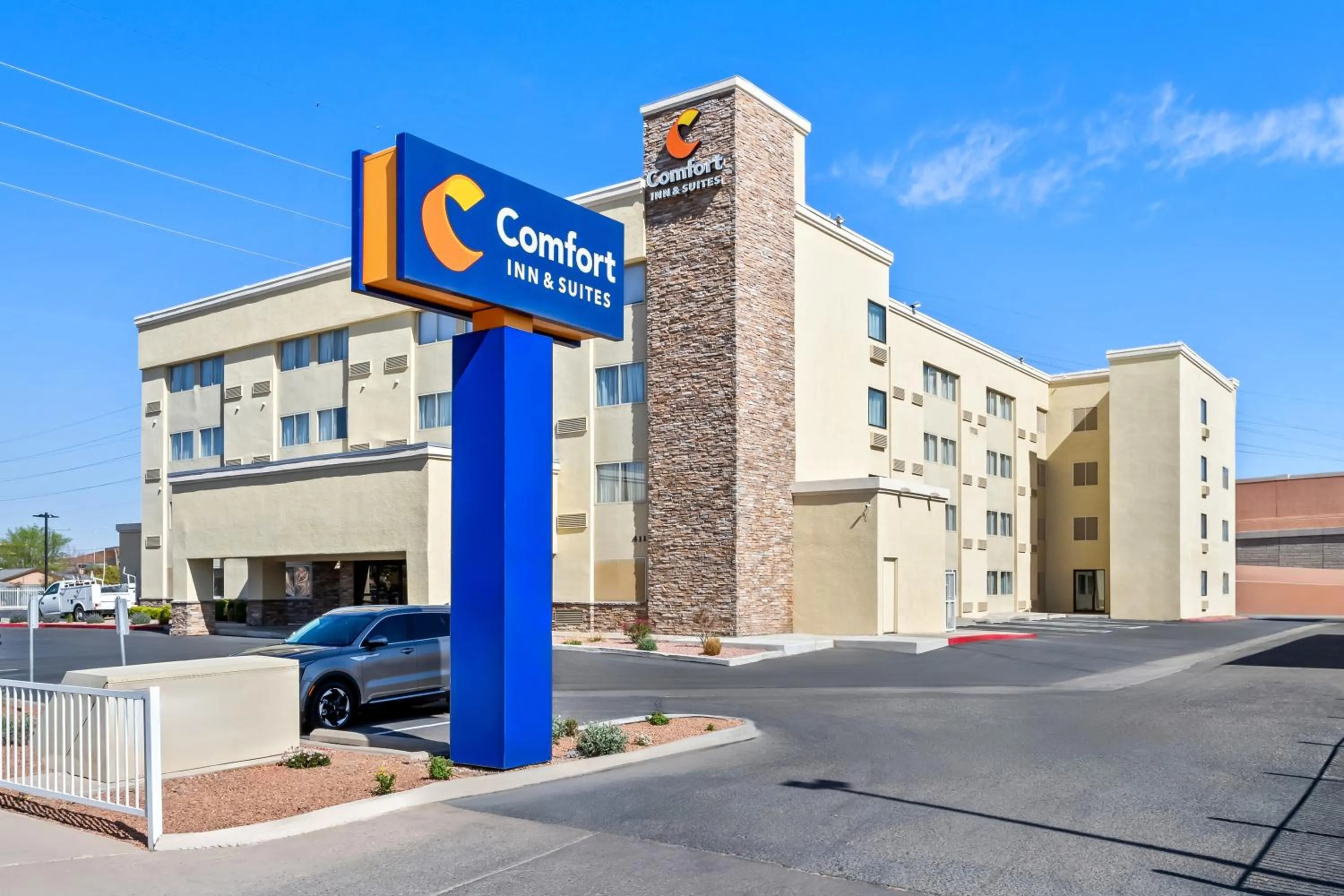 Property building in Comfort Inn & Suites Albuquerque Downtown