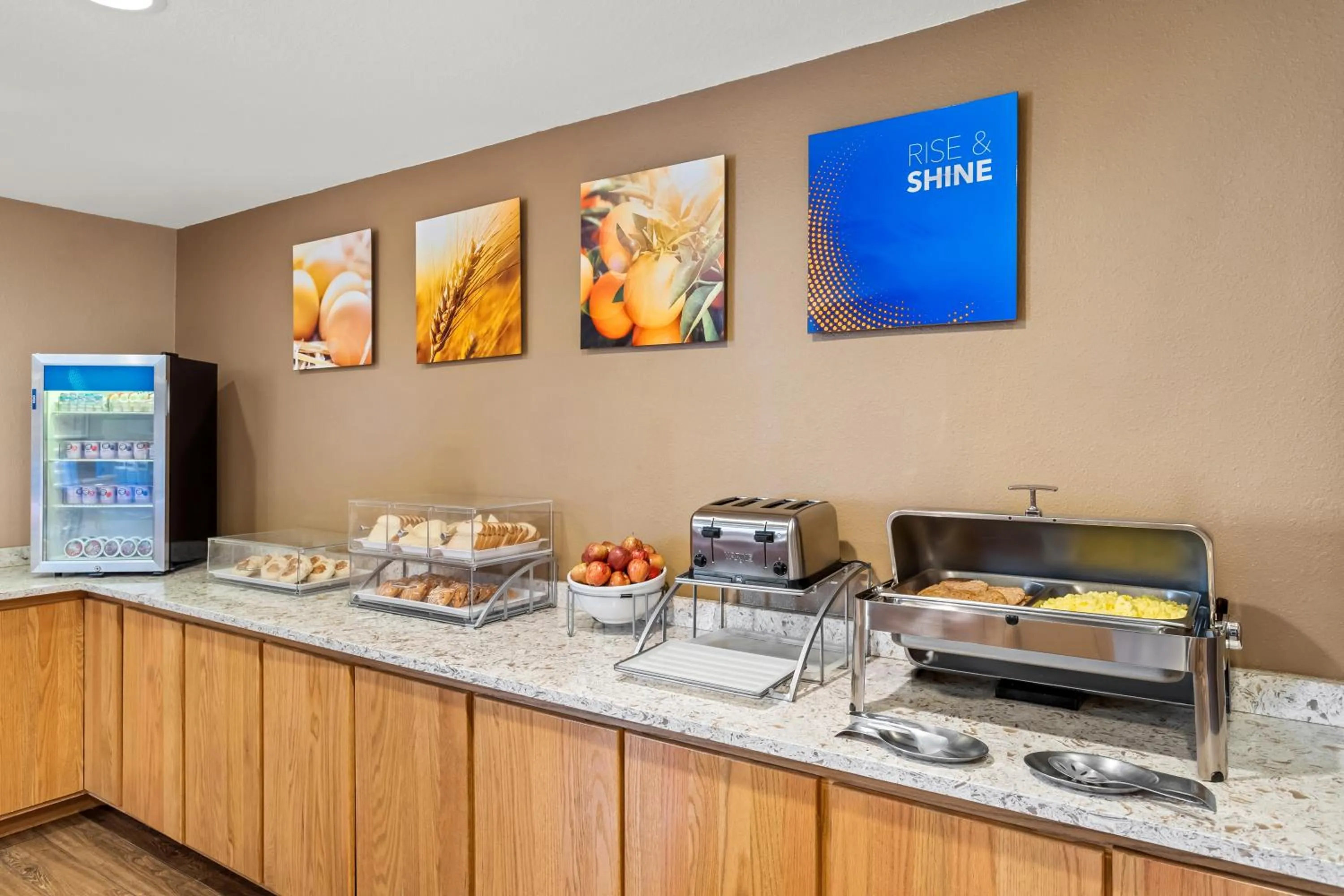 Breakfast in Comfort Inn & Suites Albuquerque Downtown