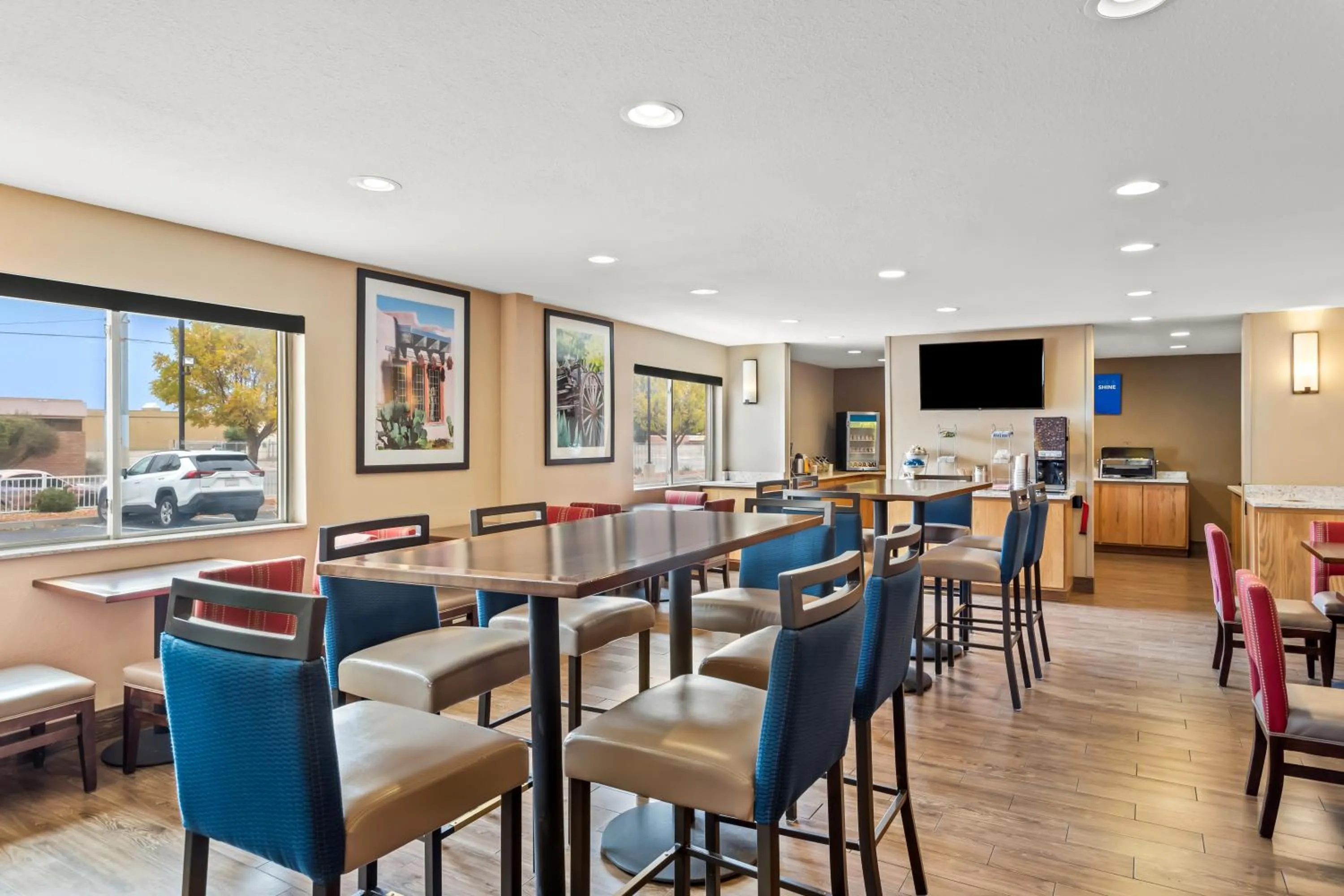 Breakfast in Comfort Inn & Suites Albuquerque Downtown