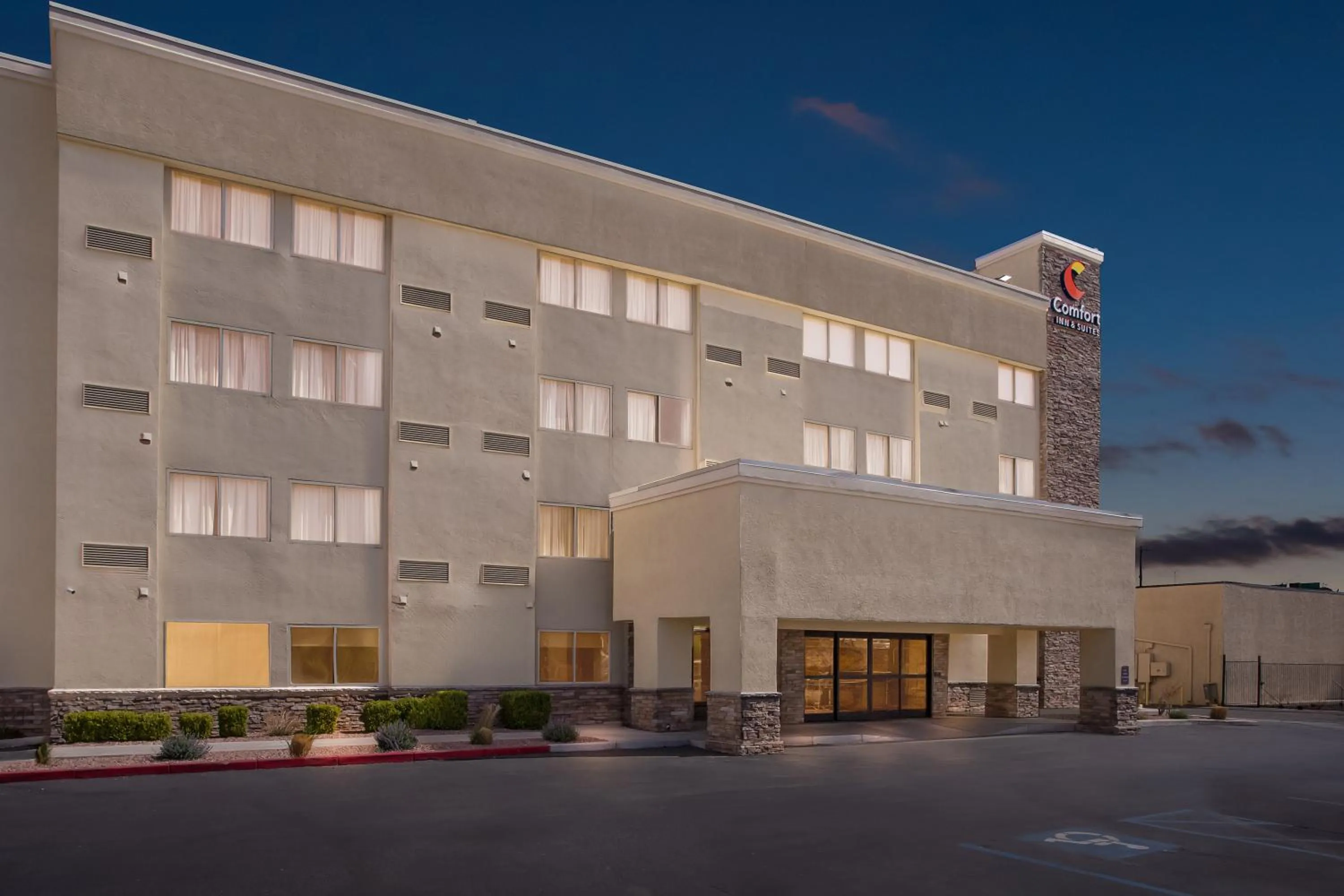 Property building in Comfort Inn & Suites Albuquerque Downtown