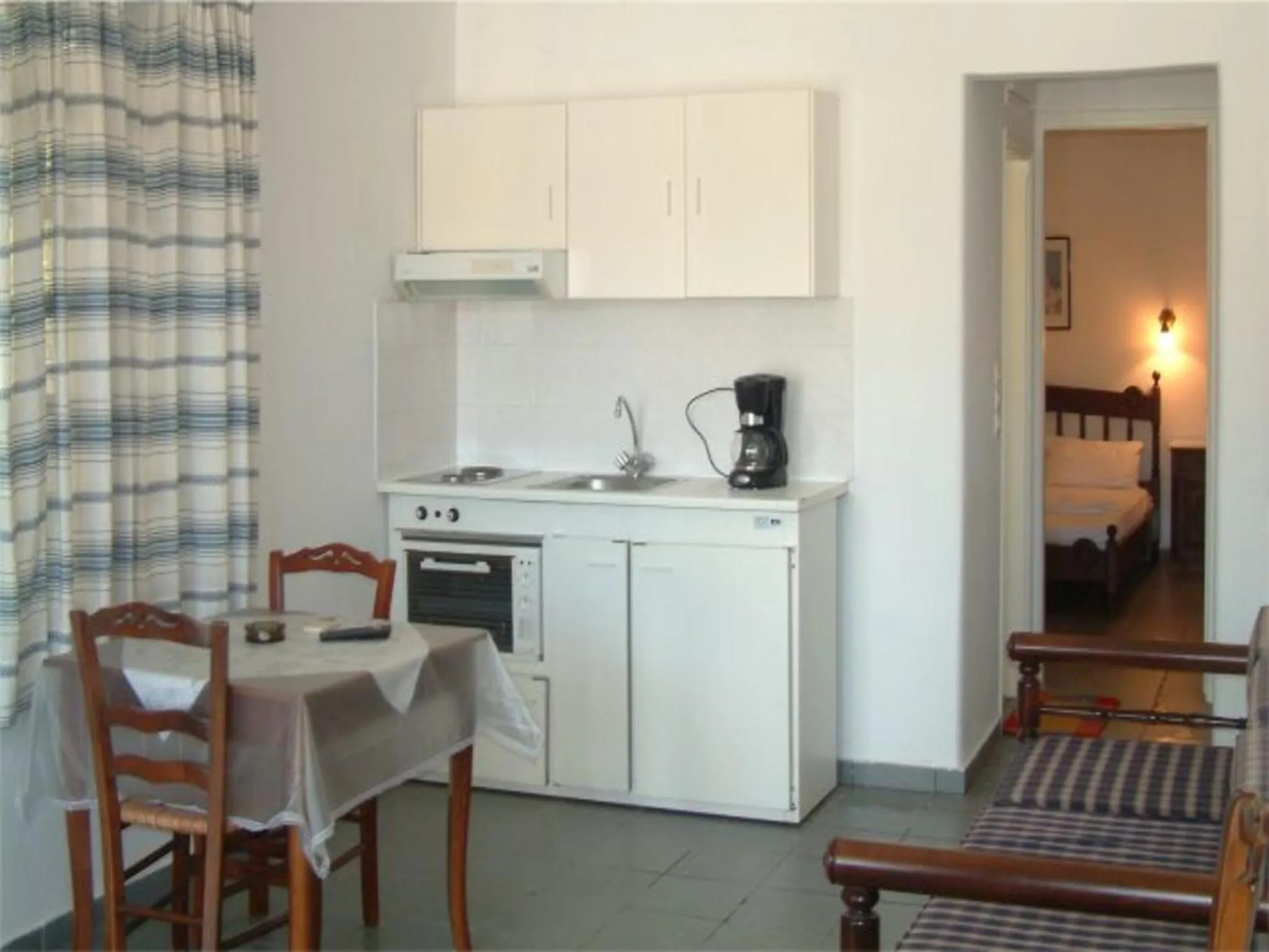 Coffee/tea facilities in Erato Apartments