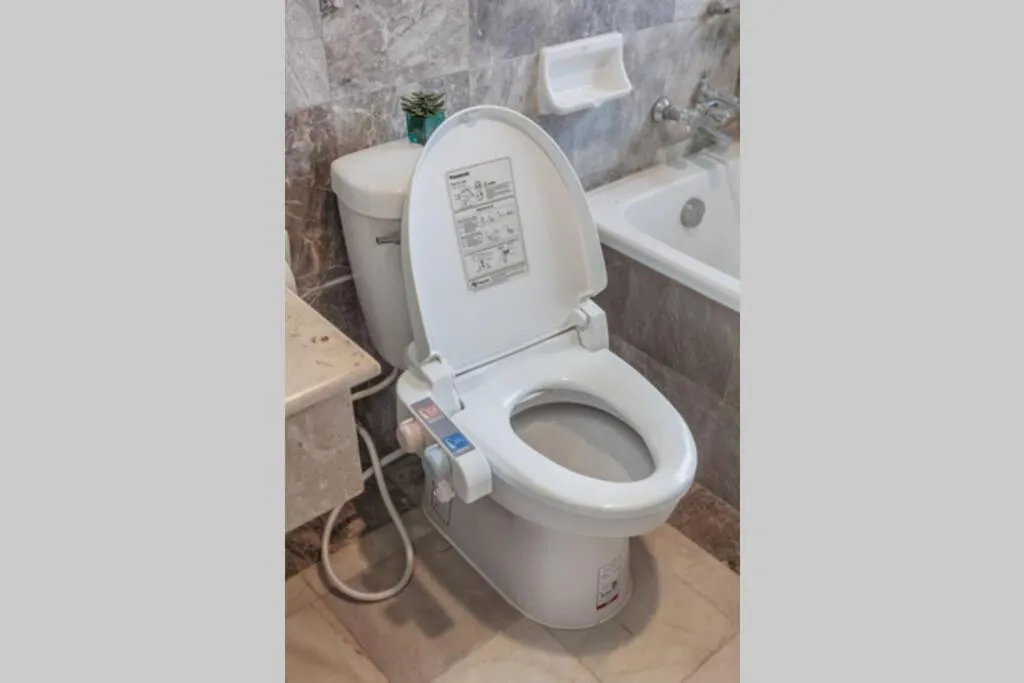 F5 3 Bed Rooms Beach house, full kitchen