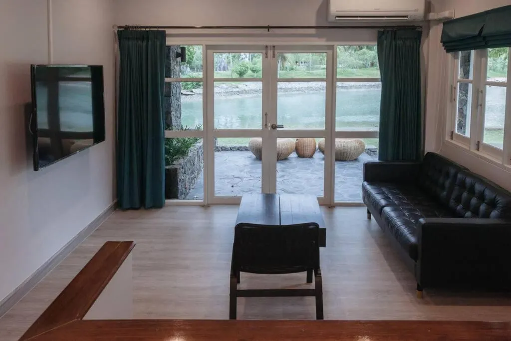 F5 3 Bed Rooms Beach house, full kitchen