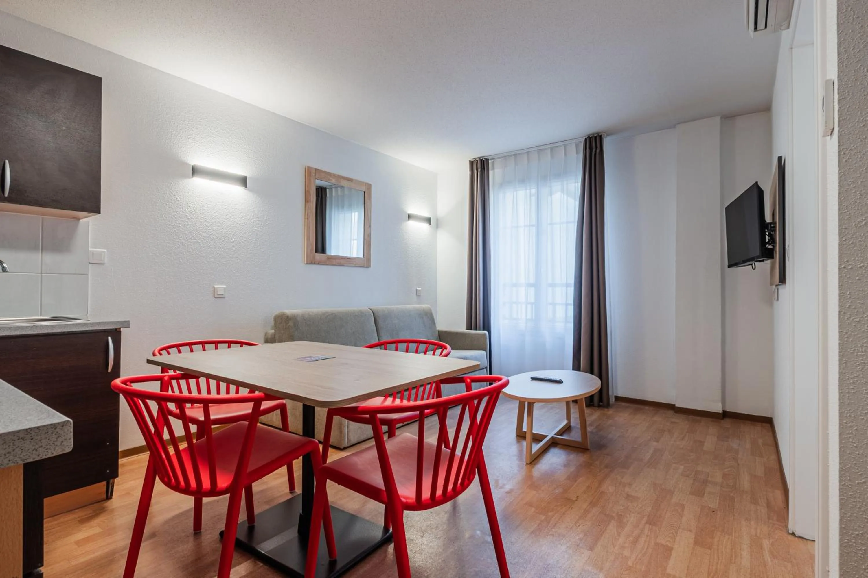 TV and multimedia in Residhotel Mulhouse Centre