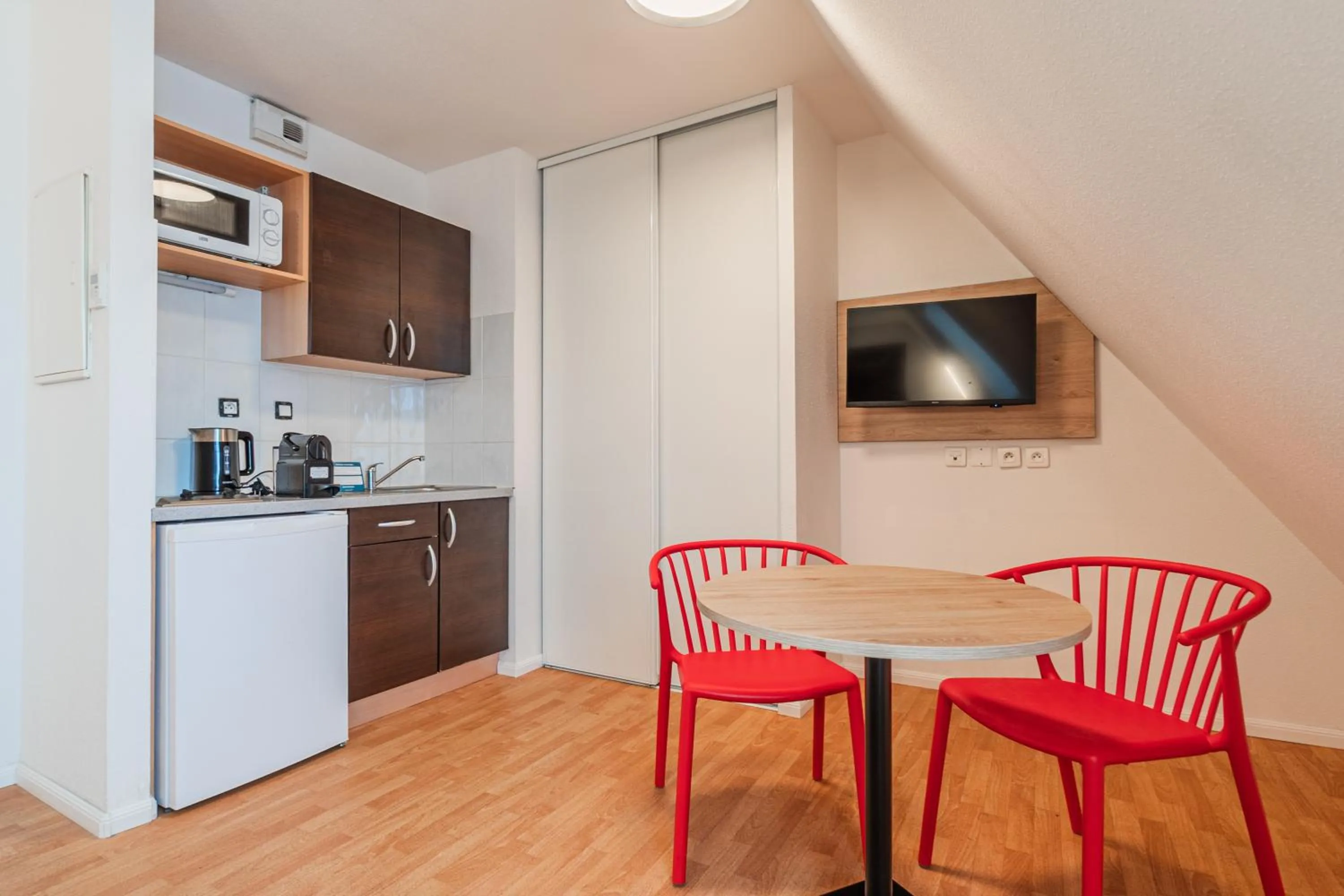 TV and multimedia in Residhotel Mulhouse Centre